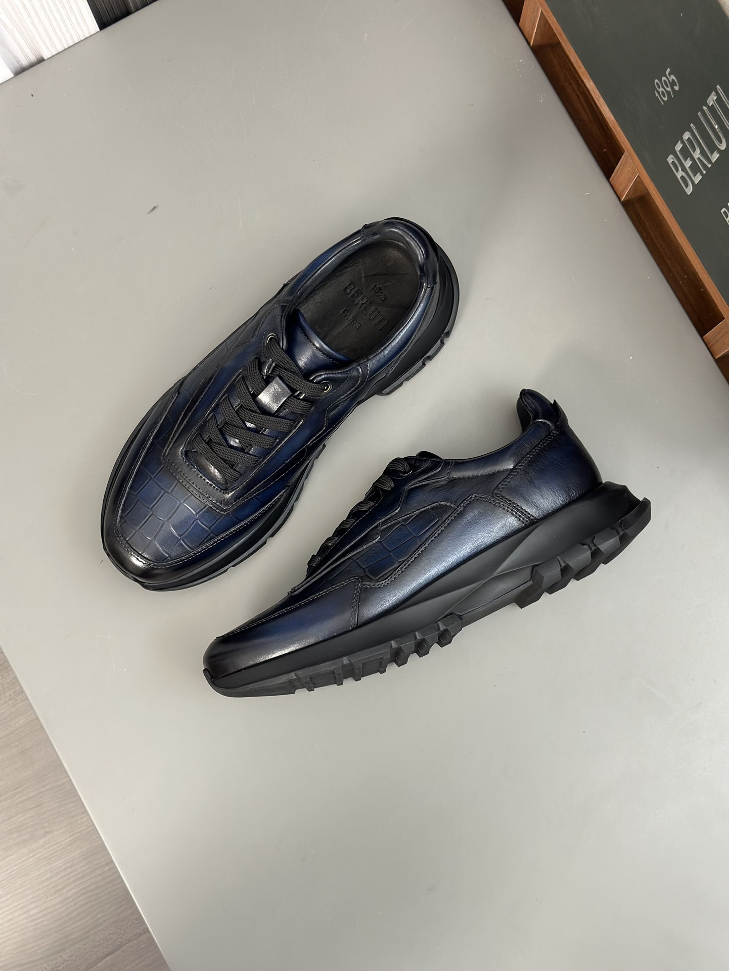 Berlut* Berlut* zapatos casuales de gama alta de los hombres, el último lanzamiento oficial de la pi