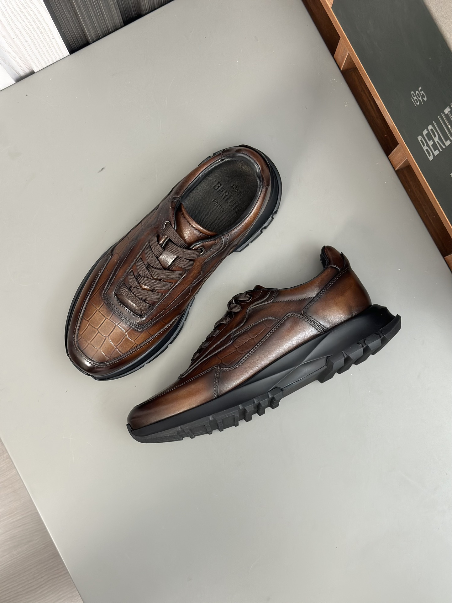 Berlut* Berlut* zapatos casuales de gama alta de los hombres, el último lanzamiento oficial de la pi
