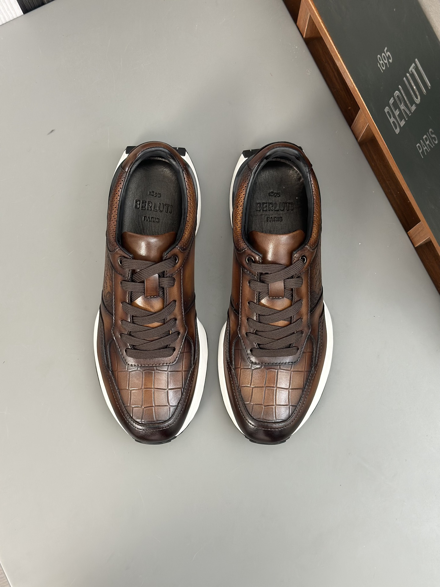 Berlut* Berlut* zapatos casuales de gama alta de los hombres, el último lanzamiento oficial de la pi