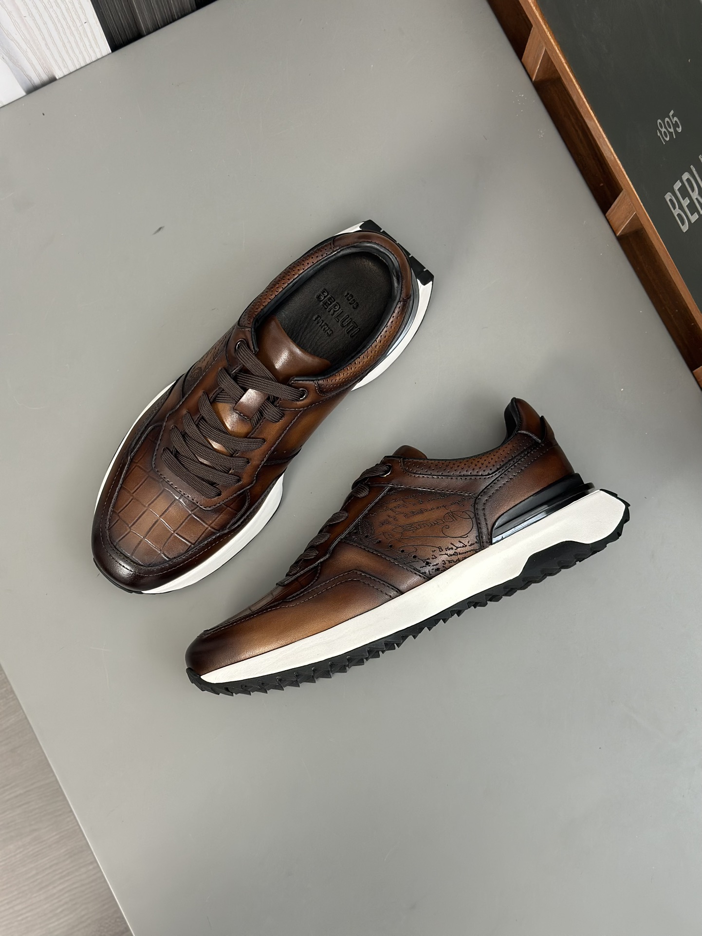 Berlut* Berlut* zapatos casuales de gama alta de los hombres, el último lanzamiento oficial de la pi