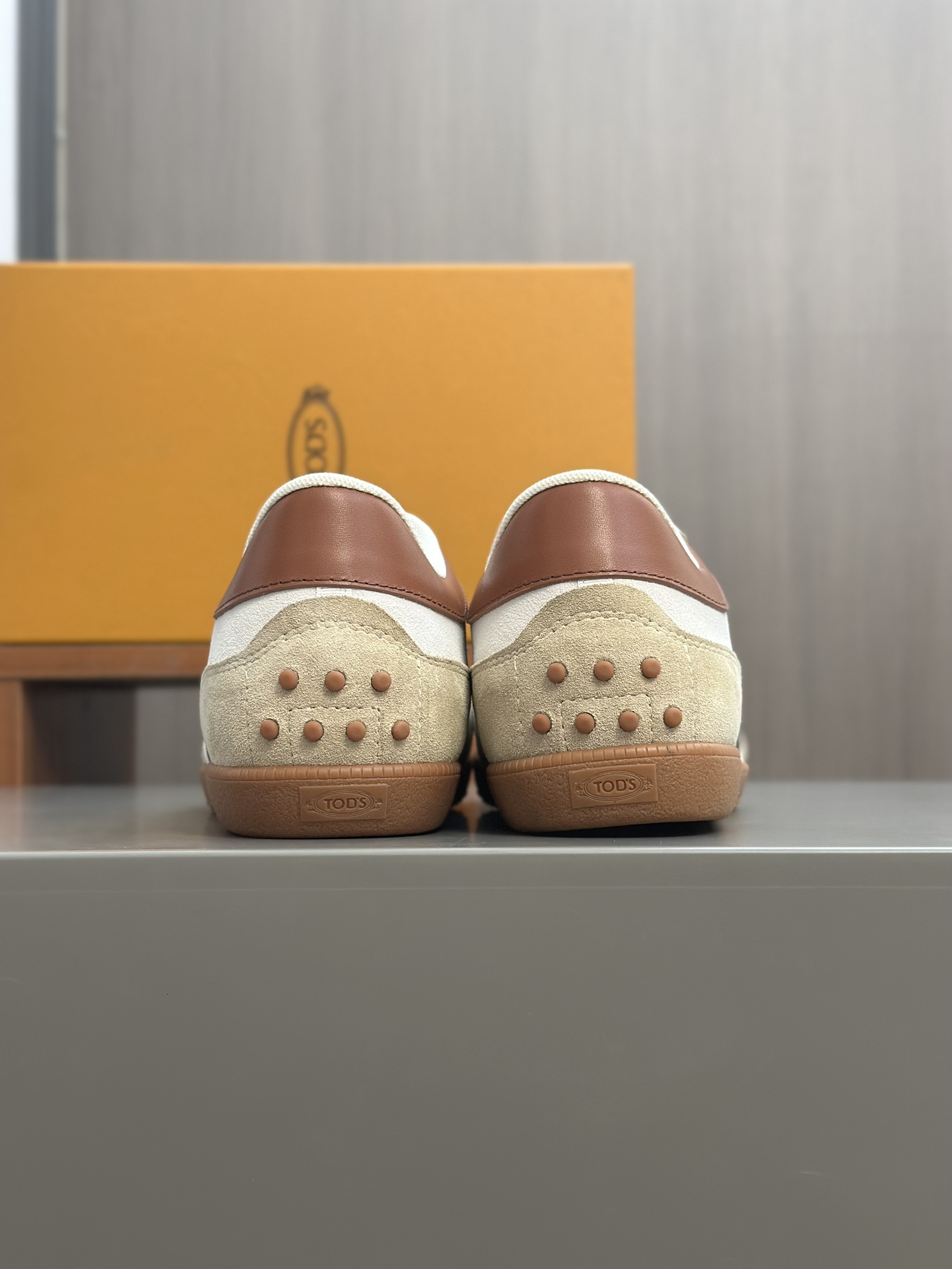 TODS No_ Code Fabric Spell Leather SneakersMaterial: Tejido/Piel de vacaSuela: Goma Bean SoleColor: 