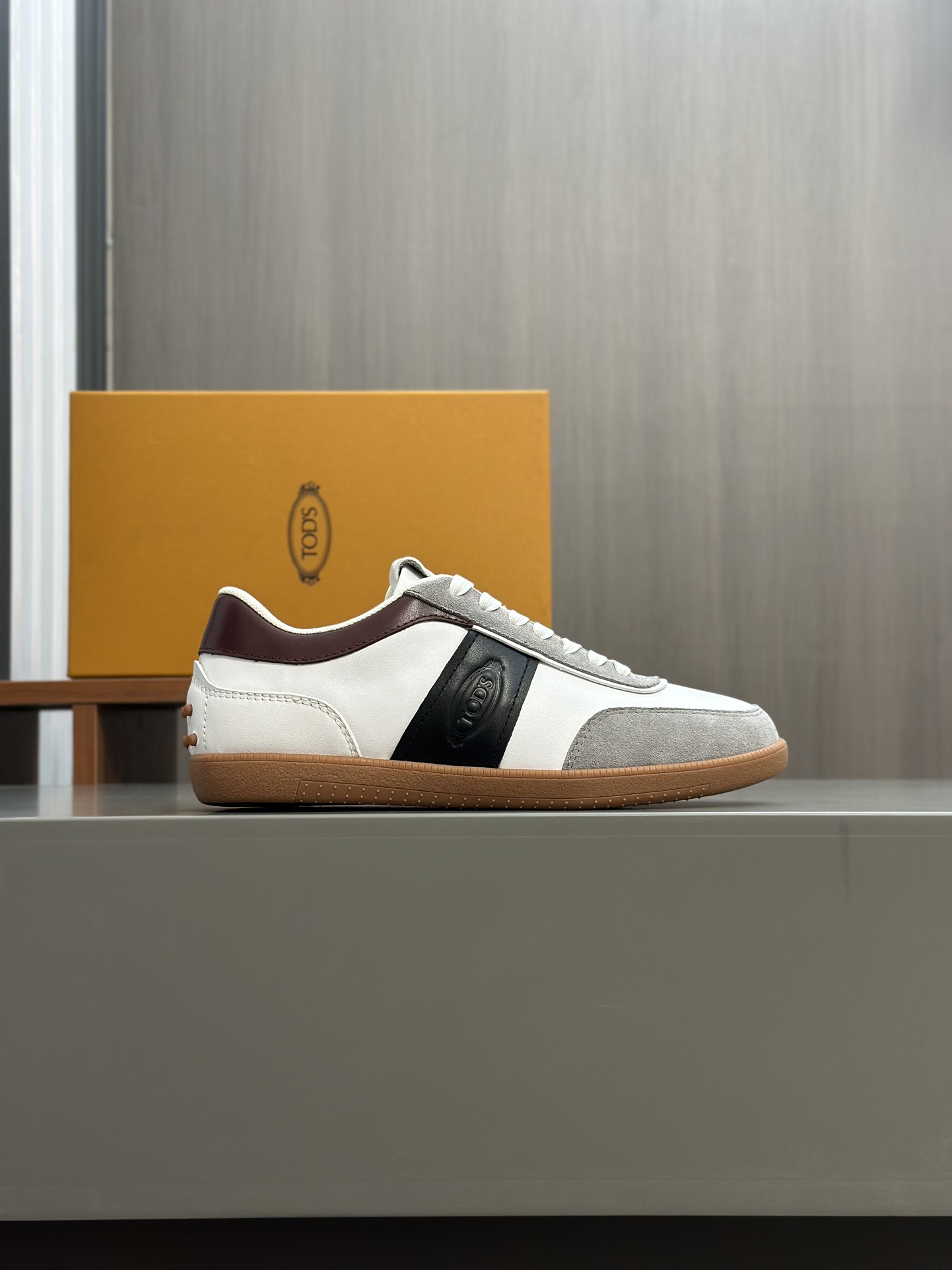 TODS No_ Code Fabric Spell Leather SneakersMaterial: Tejido/Piel de vacaSuela: Goma Bean SoleColor: 
