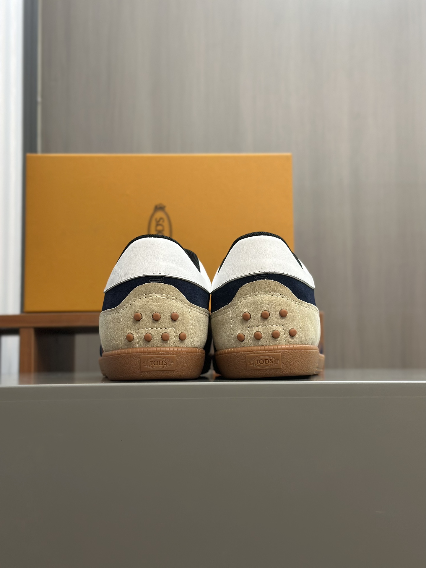 TODS No_ Code Fabric Spell Leather SneakersMaterial: Tejido/Piel de vacaSuela: Goma Bean SoleColor: 