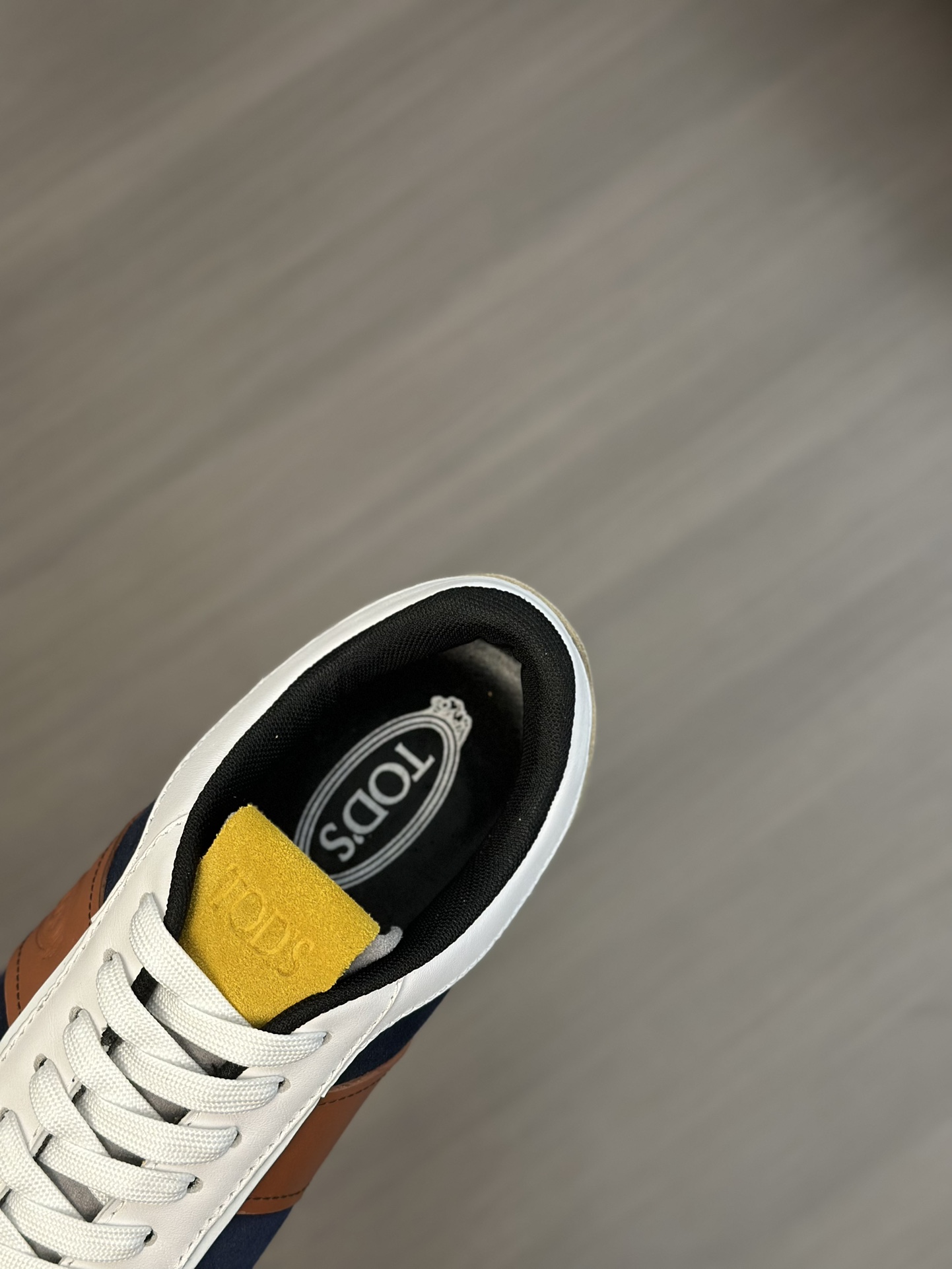 TODS No_ Code Fabric Spell Leather SneakersMaterial: Tejido/Piel de vacaSuela: Goma Bean SoleColor: 