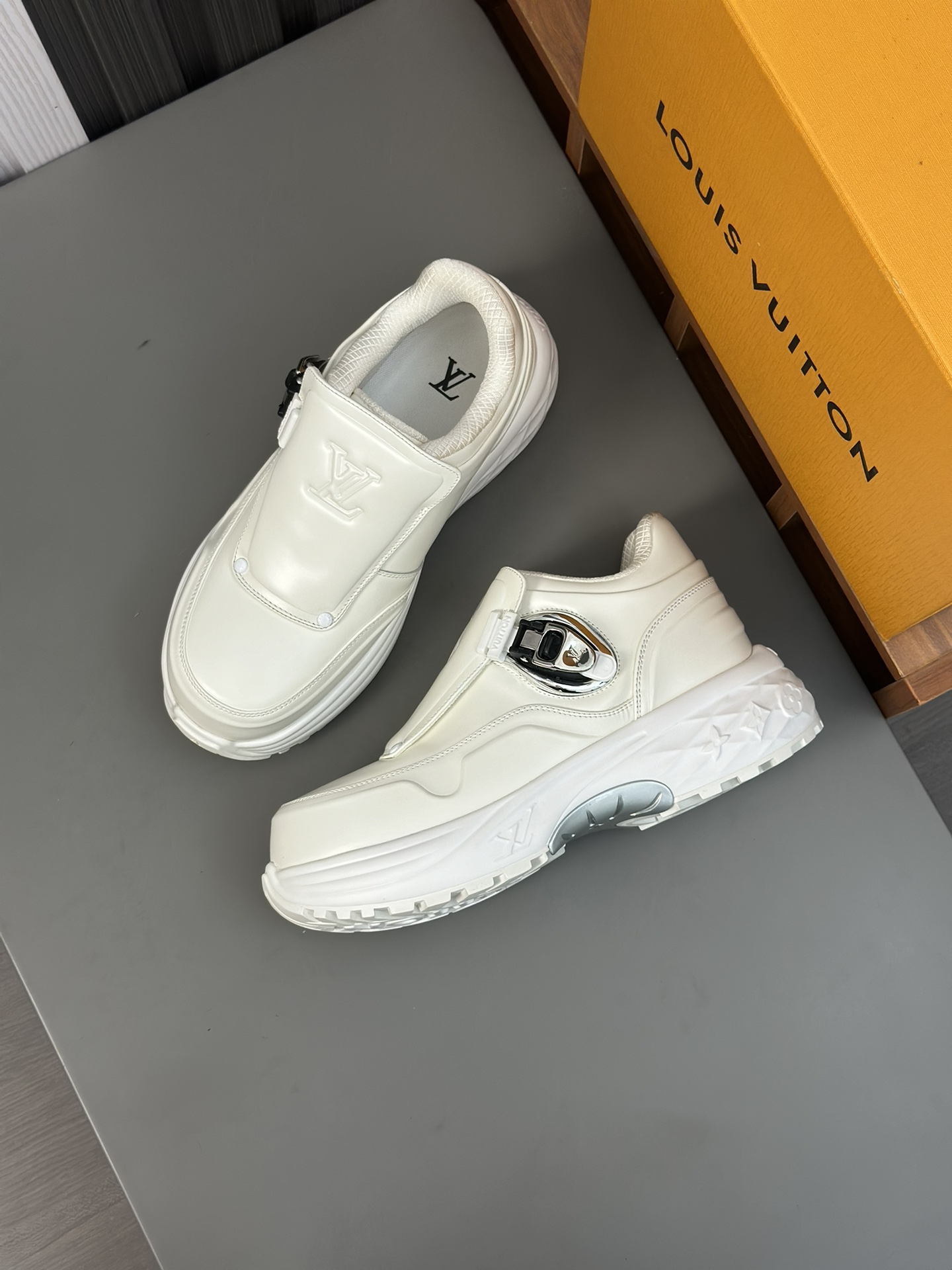Versión superior LV-Louis Vuitton - Nuevas zapatillas casual, ¡réplica original de desarrollo 1:1! M