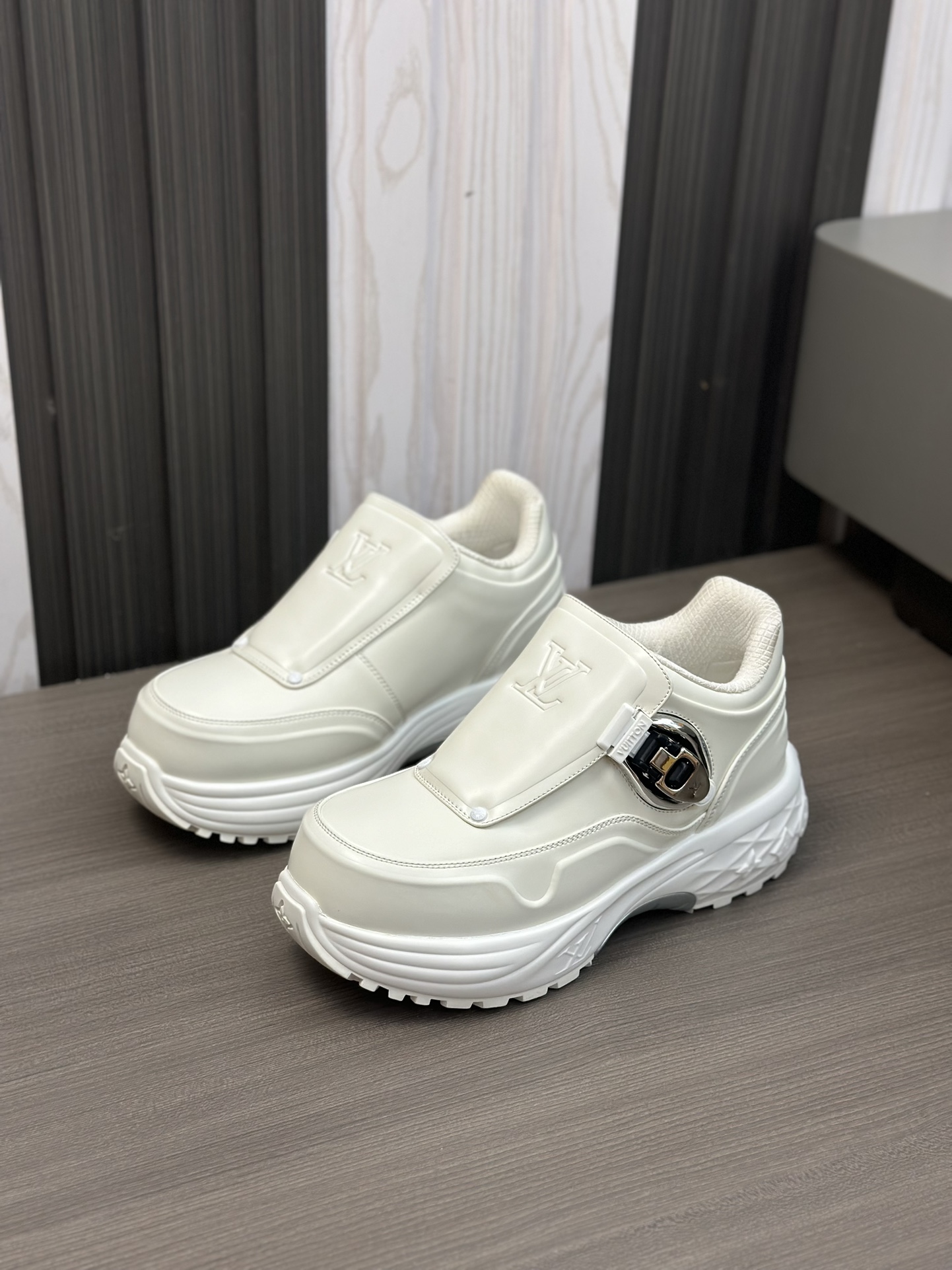 Versión superior LV-Louis Vuitton - Nuevas zapatillas casual, ¡réplica original de desarrollo 1:1! M