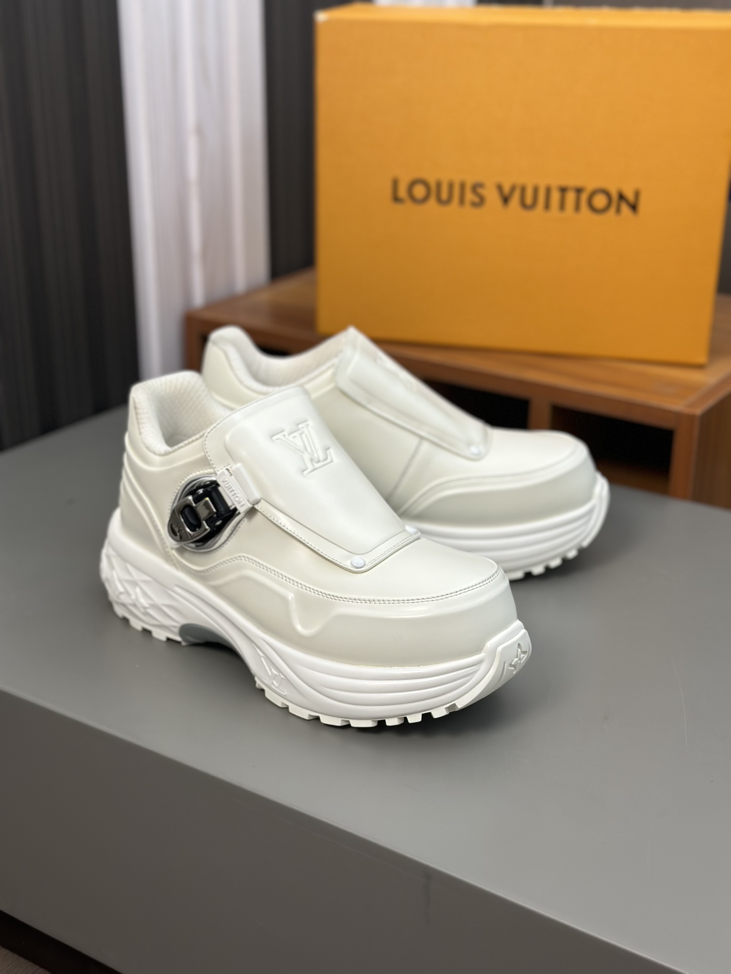 Versión superior LV-Louis Vuitton - Nuevas zapatillas casual, ¡réplica original de desarrollo 1:1! M