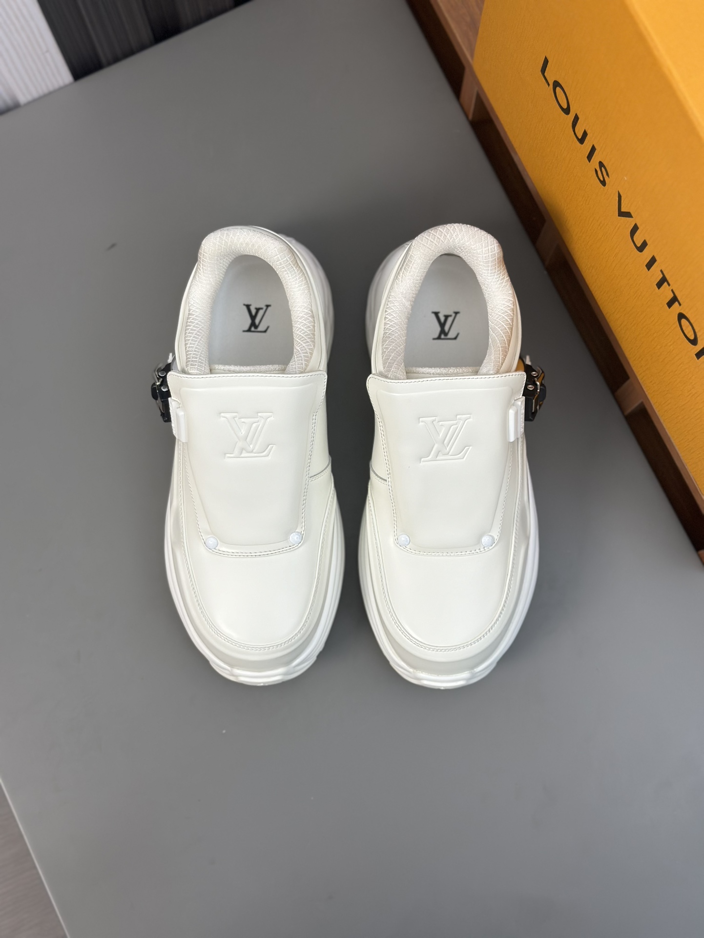 Versión superior LV-Louis Vuitton - Nuevas zapatillas casual, ¡réplica original de desarrollo 1:1! M