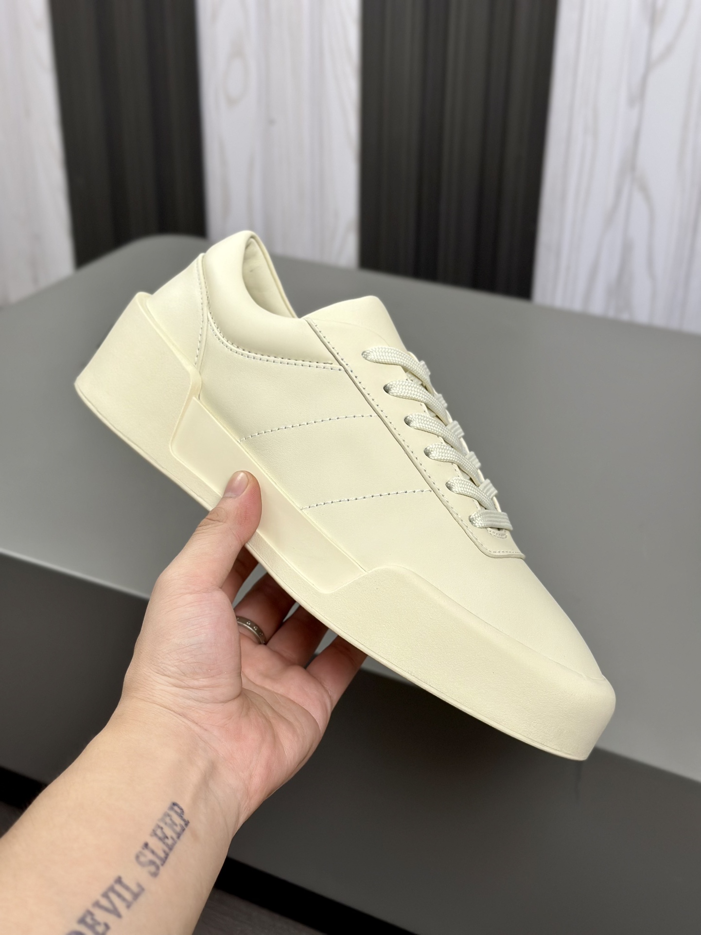 FEAR OF GOD Zapatillas deportivas casuales y elegantes para los clientes de Ermenegildo Zegna y FOG,