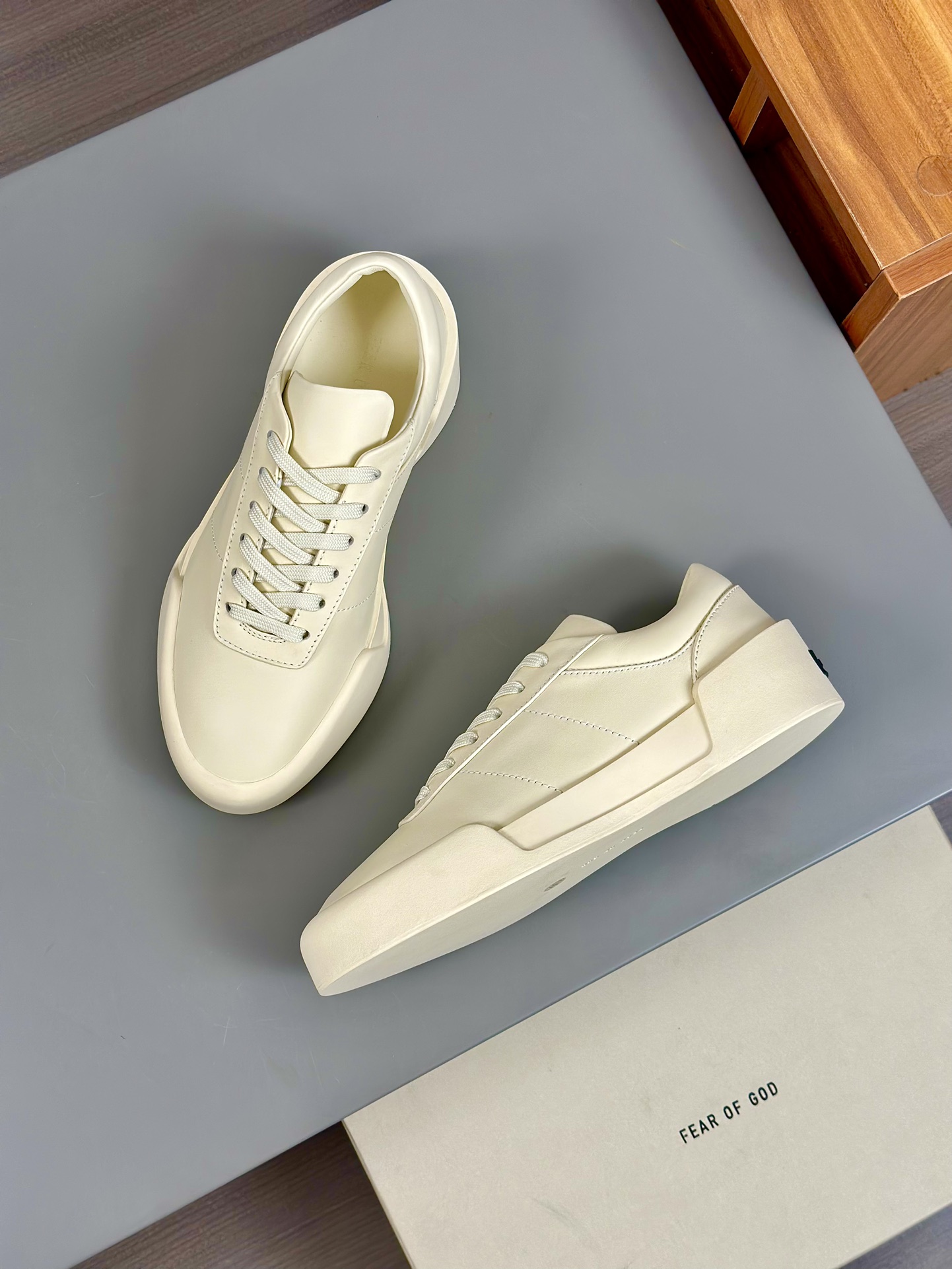 FEAR OF GOD Zapatillas deportivas casuales y elegantes para los clientes de Ermenegildo Zegna y FOG,