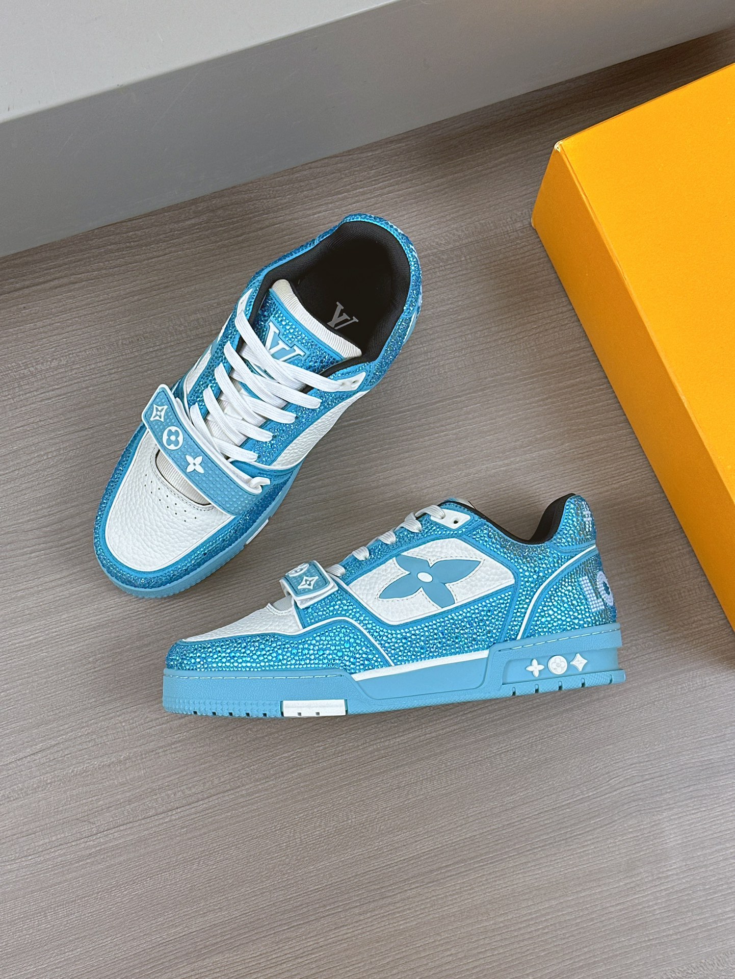 --Nuevos Productos--2024FW-LV TRAINER ¡diamantes calientes llenos de estrellas zapatillas retro! El 