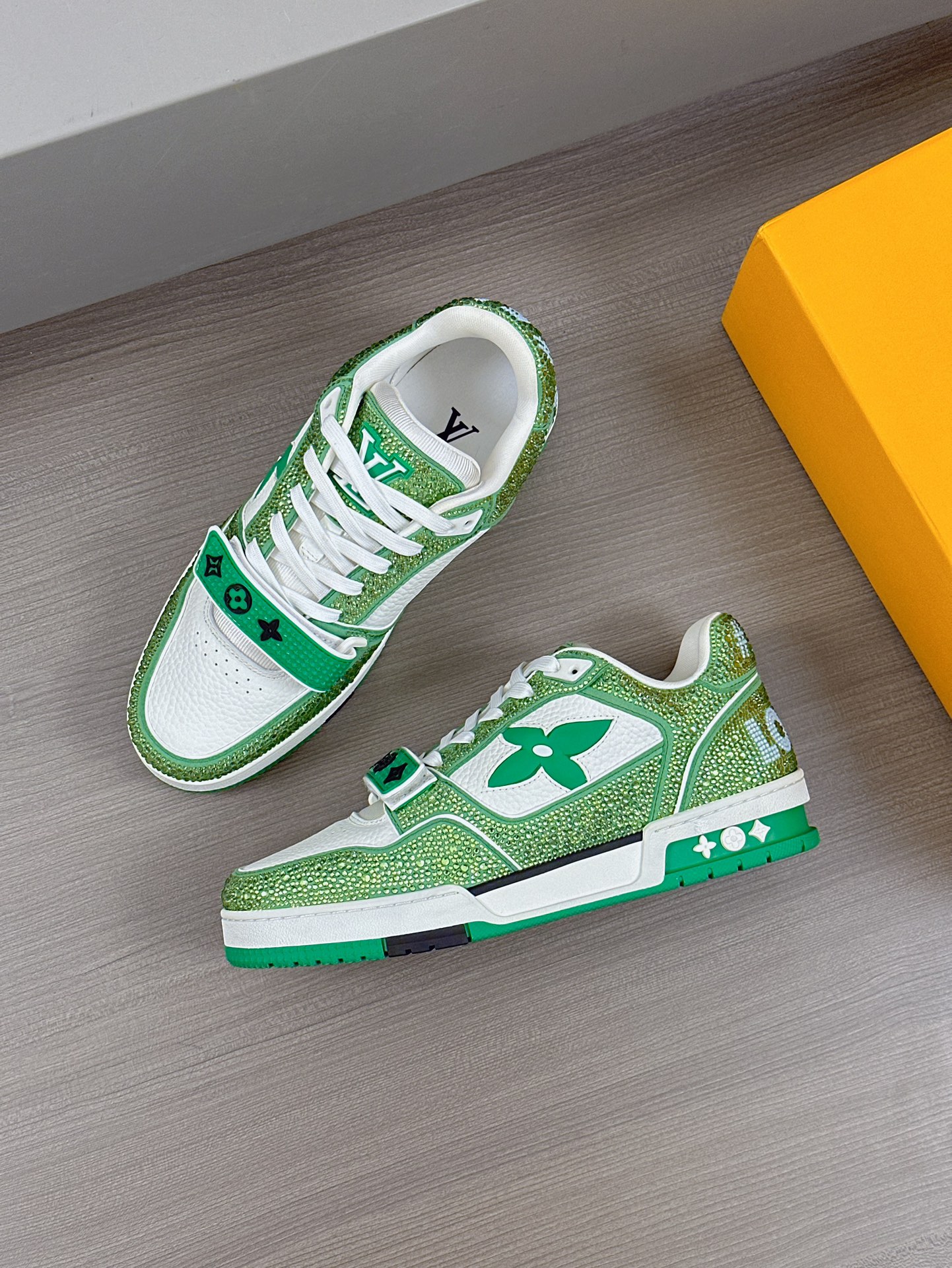 --Nuevos Productos--2024FW-LV TRAINER ¡diamantes calientes llenos de estrellas zapatillas retro! El 