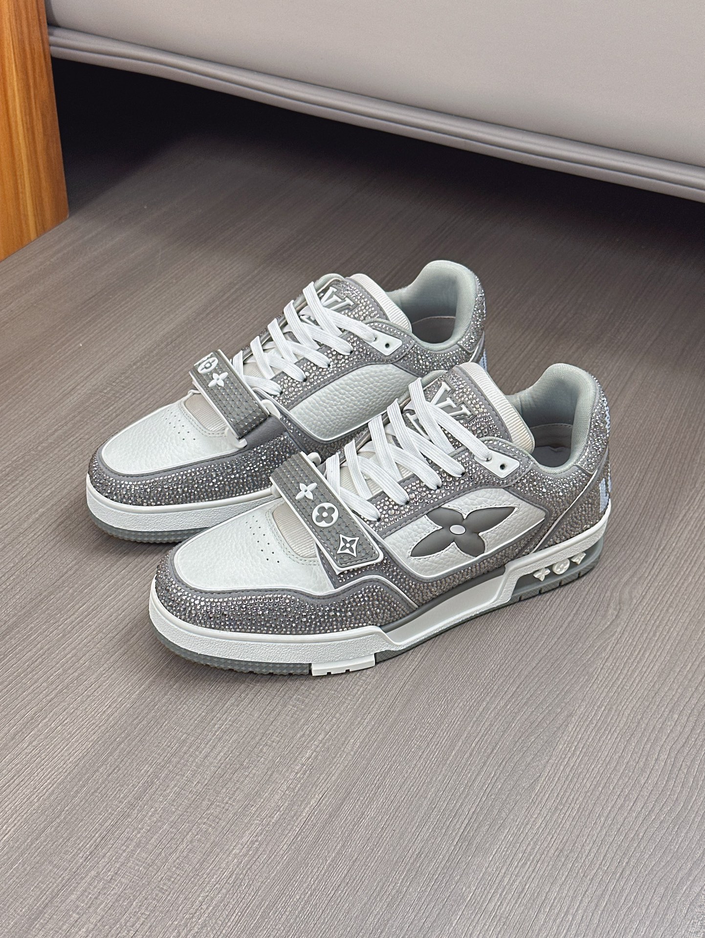 --Nuevos Productos--2024FW-LV TRAINER ¡diamantes calientes llenos de estrellas zapatillas retro! El 