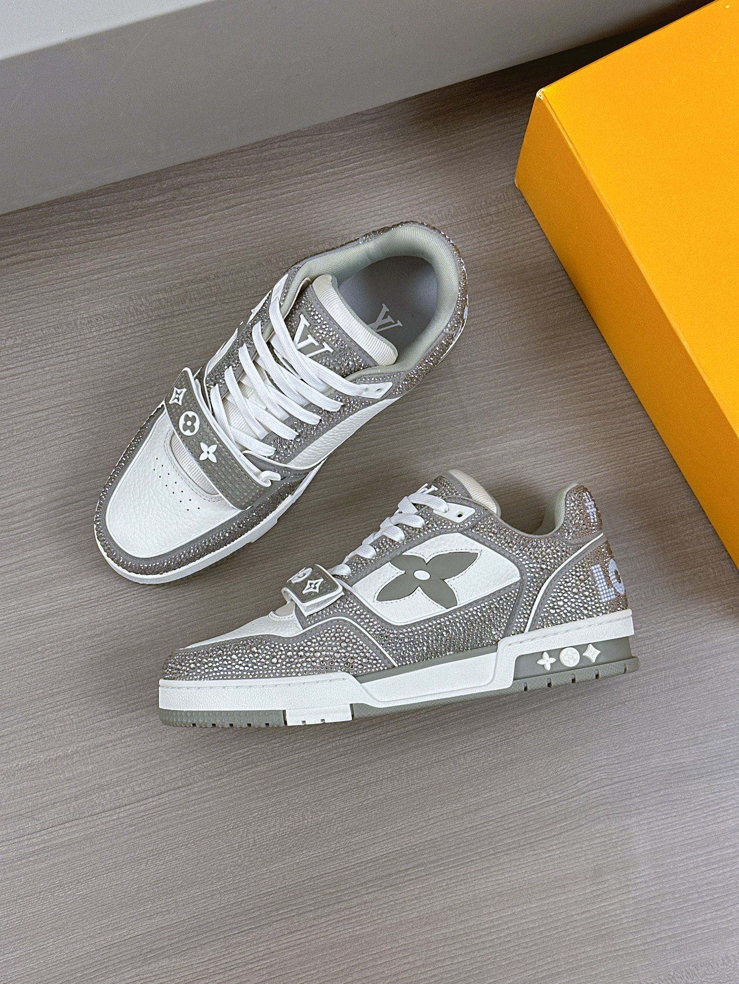 --Nuevos Productos--2024FW-LV TRAINER ¡diamantes calientes llenos de estrellas zapatillas retro! El 
