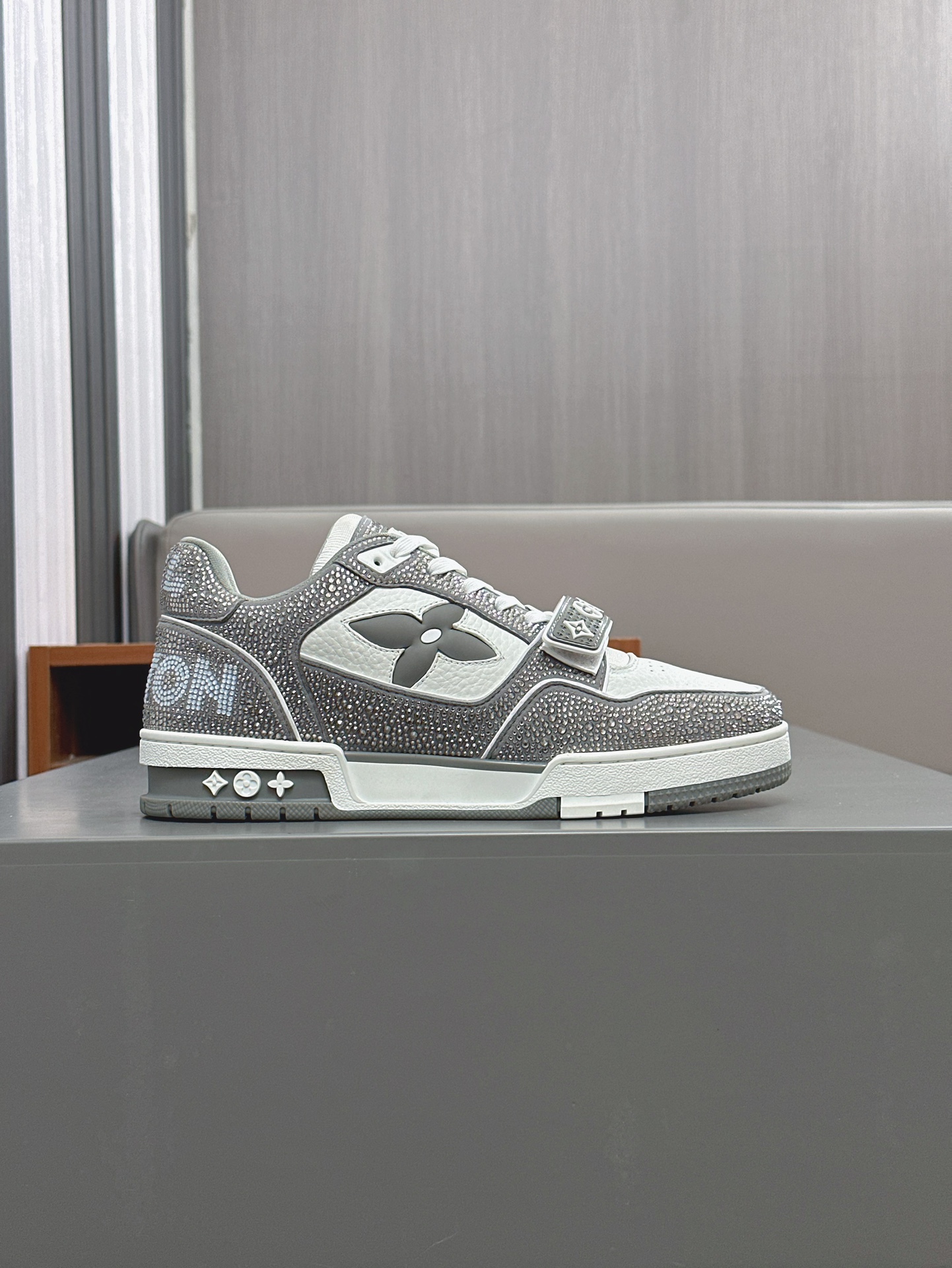 --Nuevos Productos--2024FW-LV TRAINER ¡diamantes calientes llenos de estrellas zapatillas retro! El 