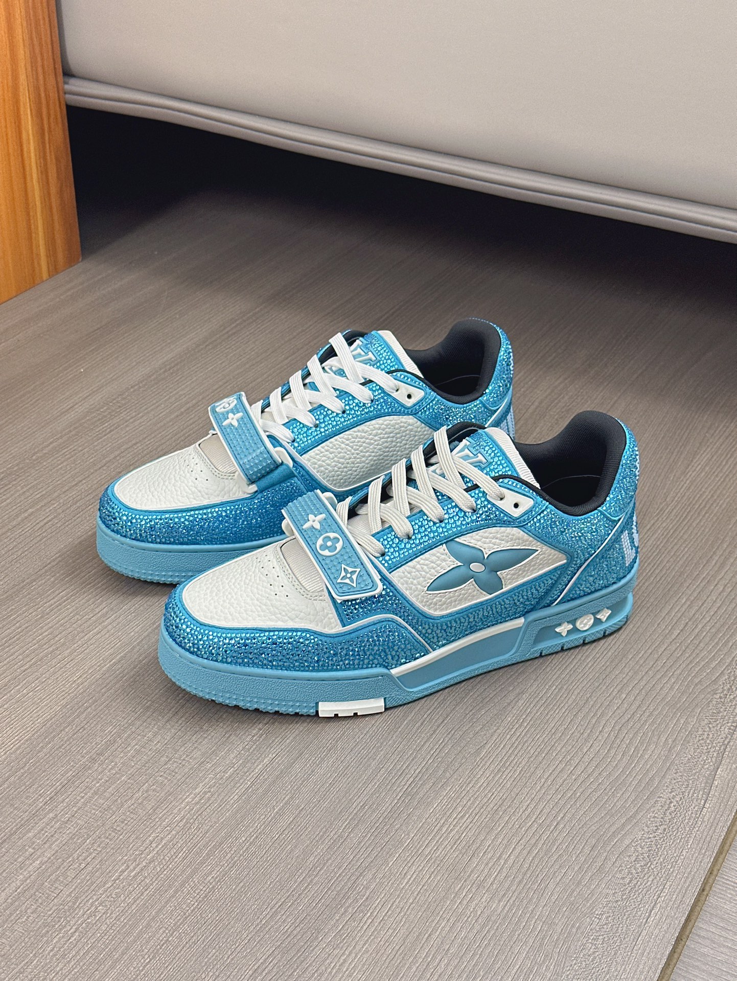 --Nuevos Productos--2024FW-LV TRAINER ¡diamantes calientes llenos de estrellas zapatillas retro! El 