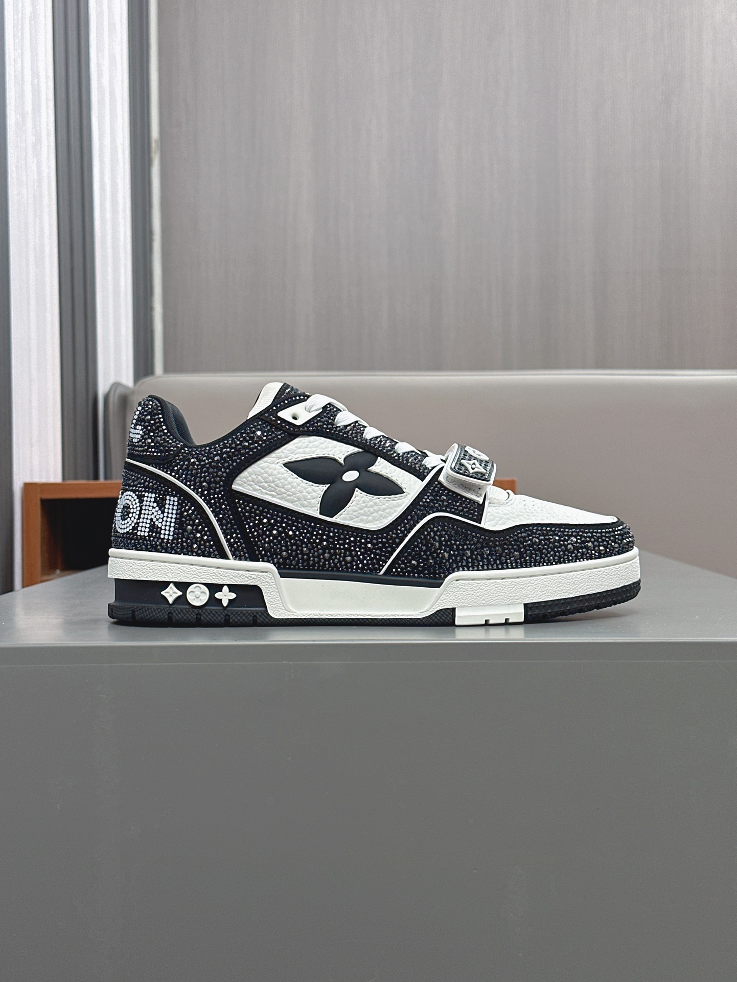 --Nuevos Productos--2024FW-LV TRAINER ¡diamantes calientes llenos de estrellas zapatillas retro! El 