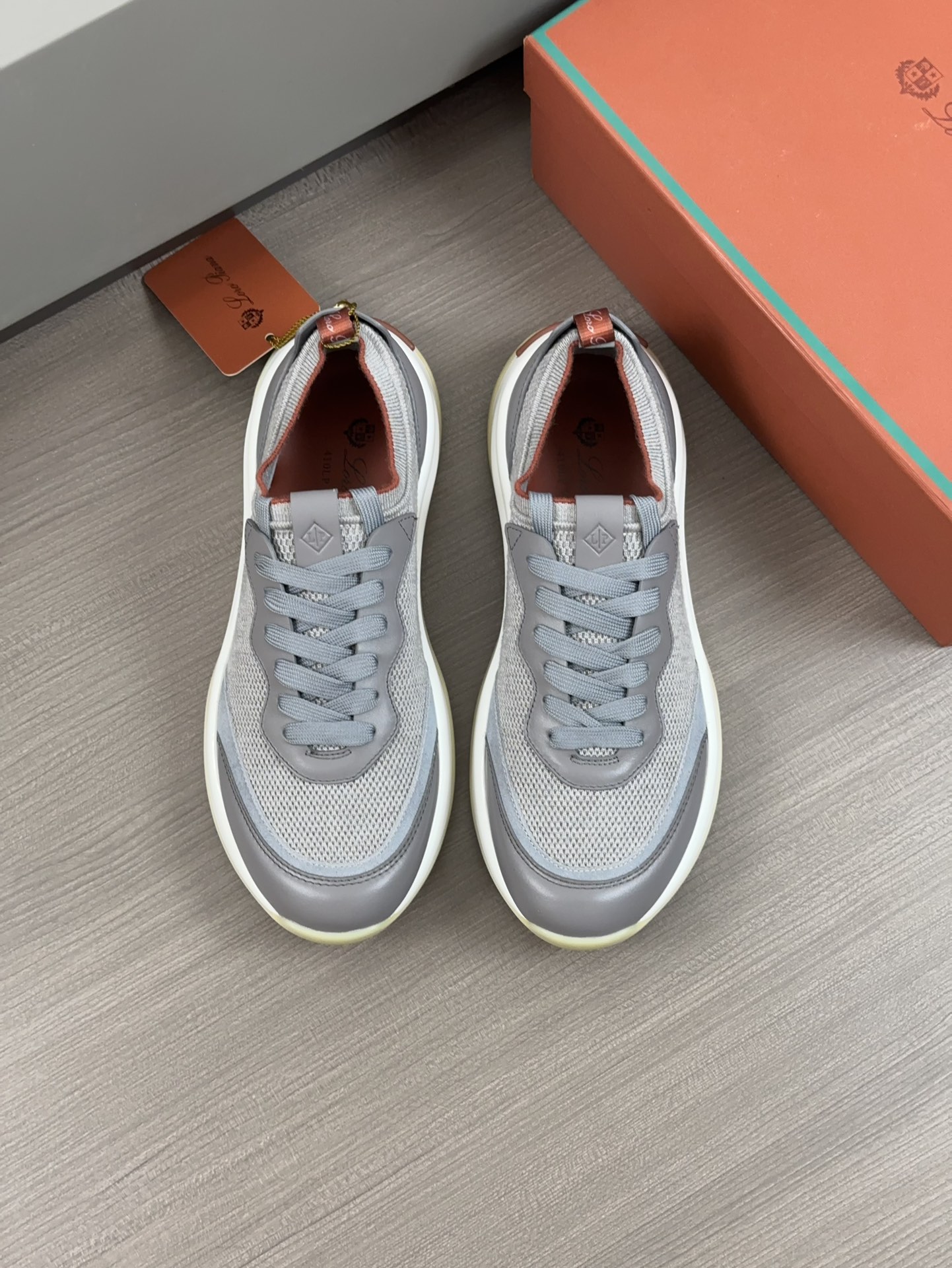 340LoroPiana LP Walk Wish Men's SneakerEl icónico LP se redefine con una perspectiva moderna, presen
