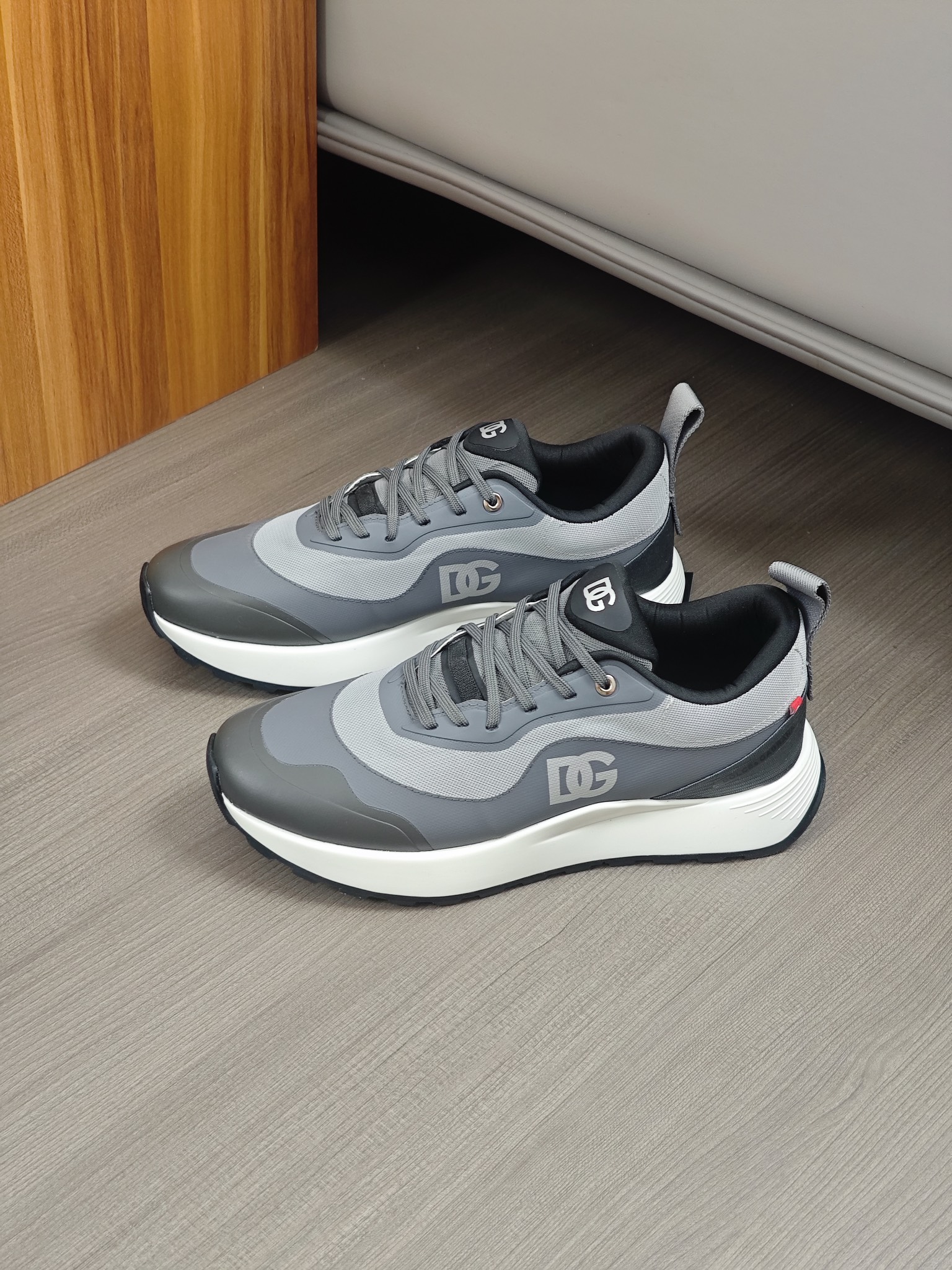 --Nuevo--Dolce&Gabbana--DG de gama alta de los hombres zapatos deportivo-casual. Mostrador superior 