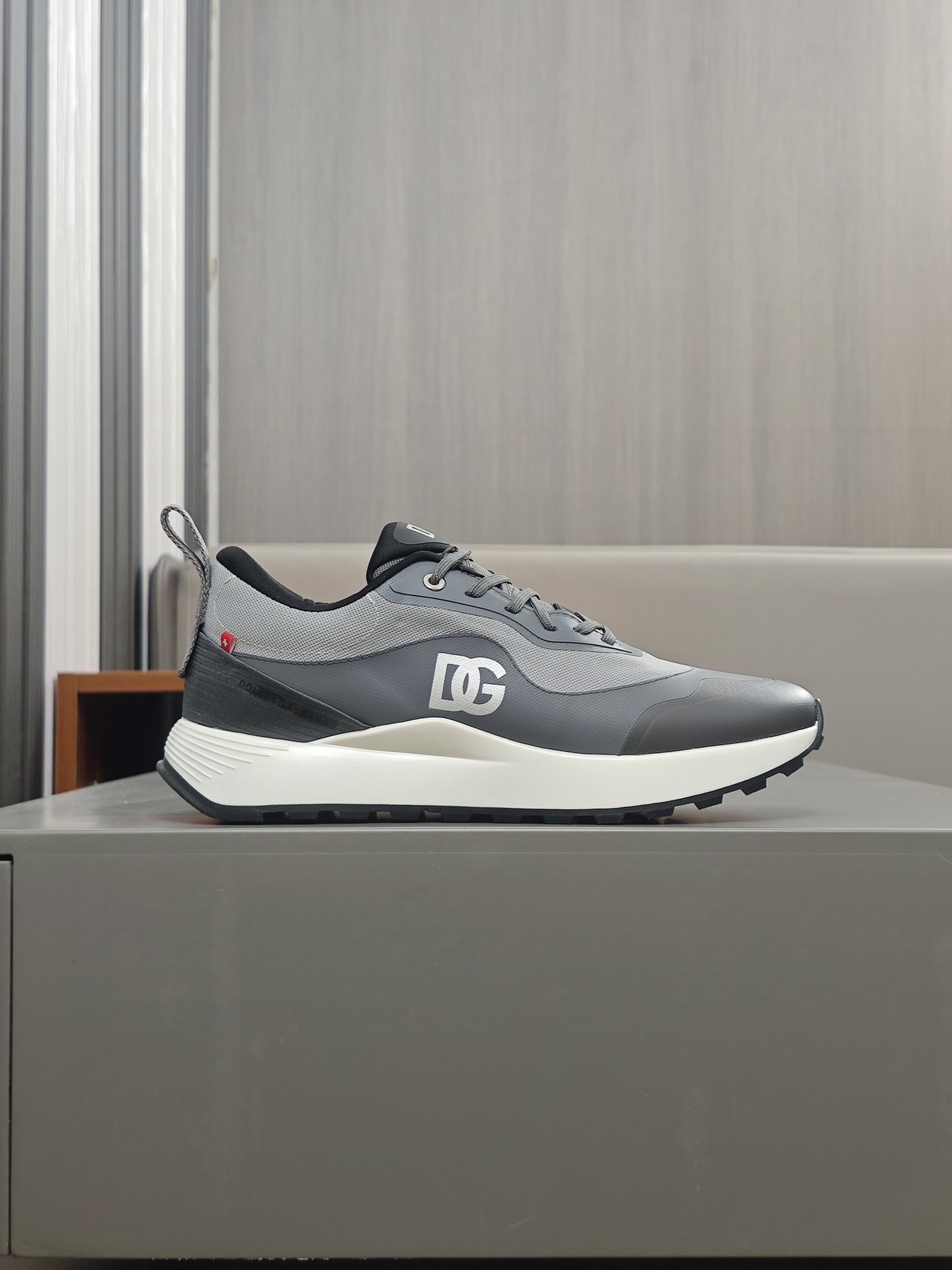 --Nuevo--Dolce&Gabbana--DG de gama alta de los hombres zapatos deportivo-casual. Mostrador superior 
