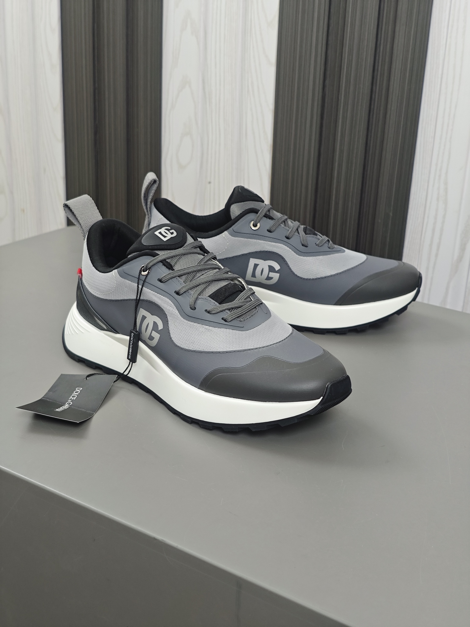 --Nuevo--Dolce&Gabbana--DG de gama alta de los hombres zapatos deportivo-casual. Mostrador superior 