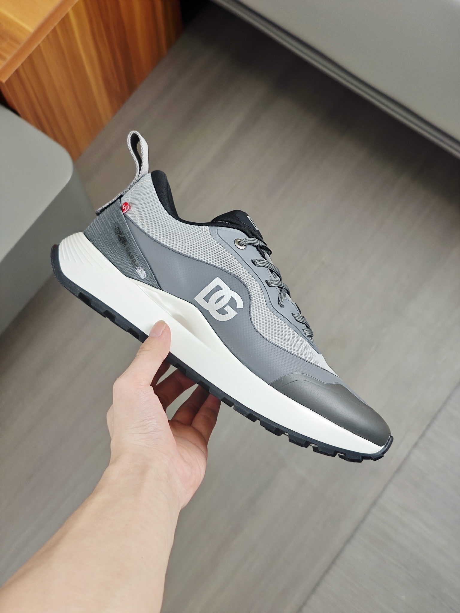 --Nuevo--Dolce&Gabbana--DG de gama alta de los hombres zapatos deportivo-casual. Mostrador superior 