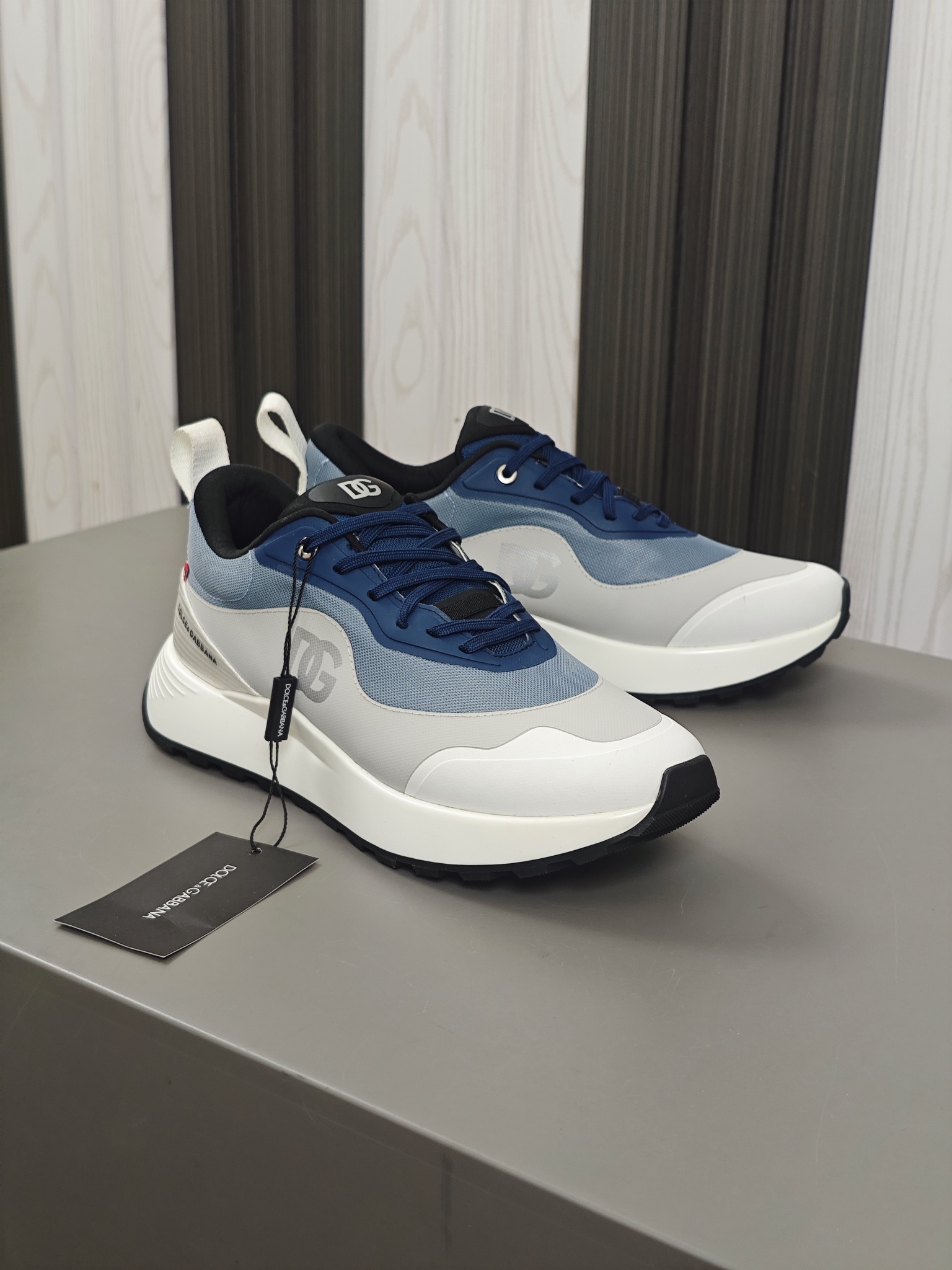 --Nuevo--Dolce&Gabbana--DG de gama alta de los hombres zapatos deportivo-casual. Mostrador superior 
