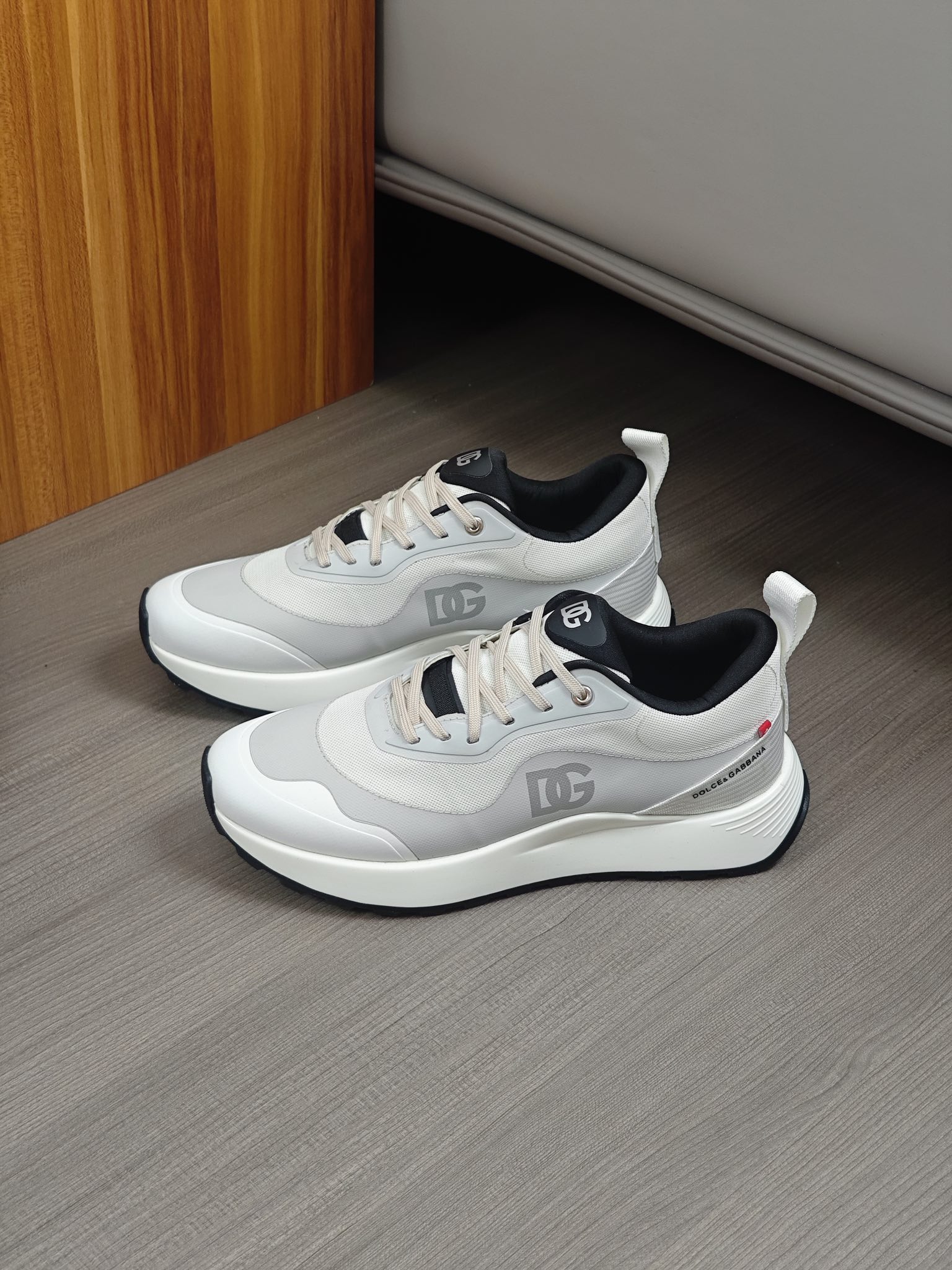 --Nuevo--Dolce&Gabbana--DG de gama alta de los hombres zapatos deportivo-casual. Mostrador superior 