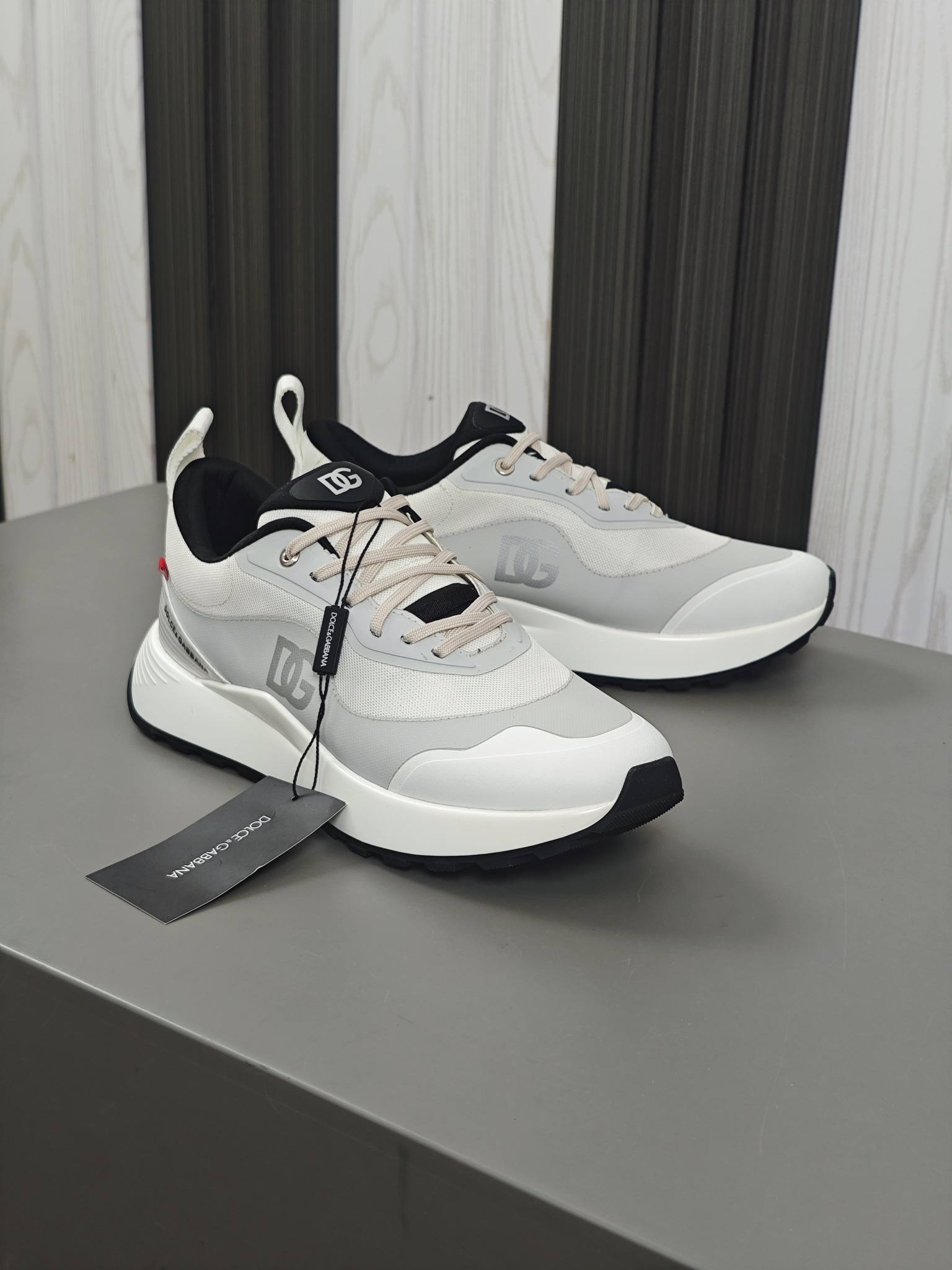 --Nuevo--Dolce&Gabbana--DG de gama alta de los hombres zapatos deportivo-casual. Mostrador superior 