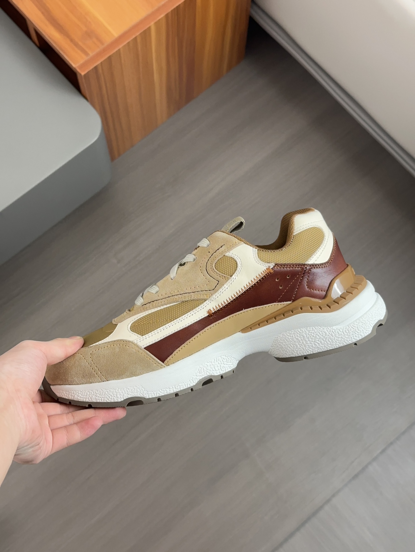 Berluti Skyrunning zapatillas de piel y nailonCosturas decorativas realizadas a manoDetalles de piel