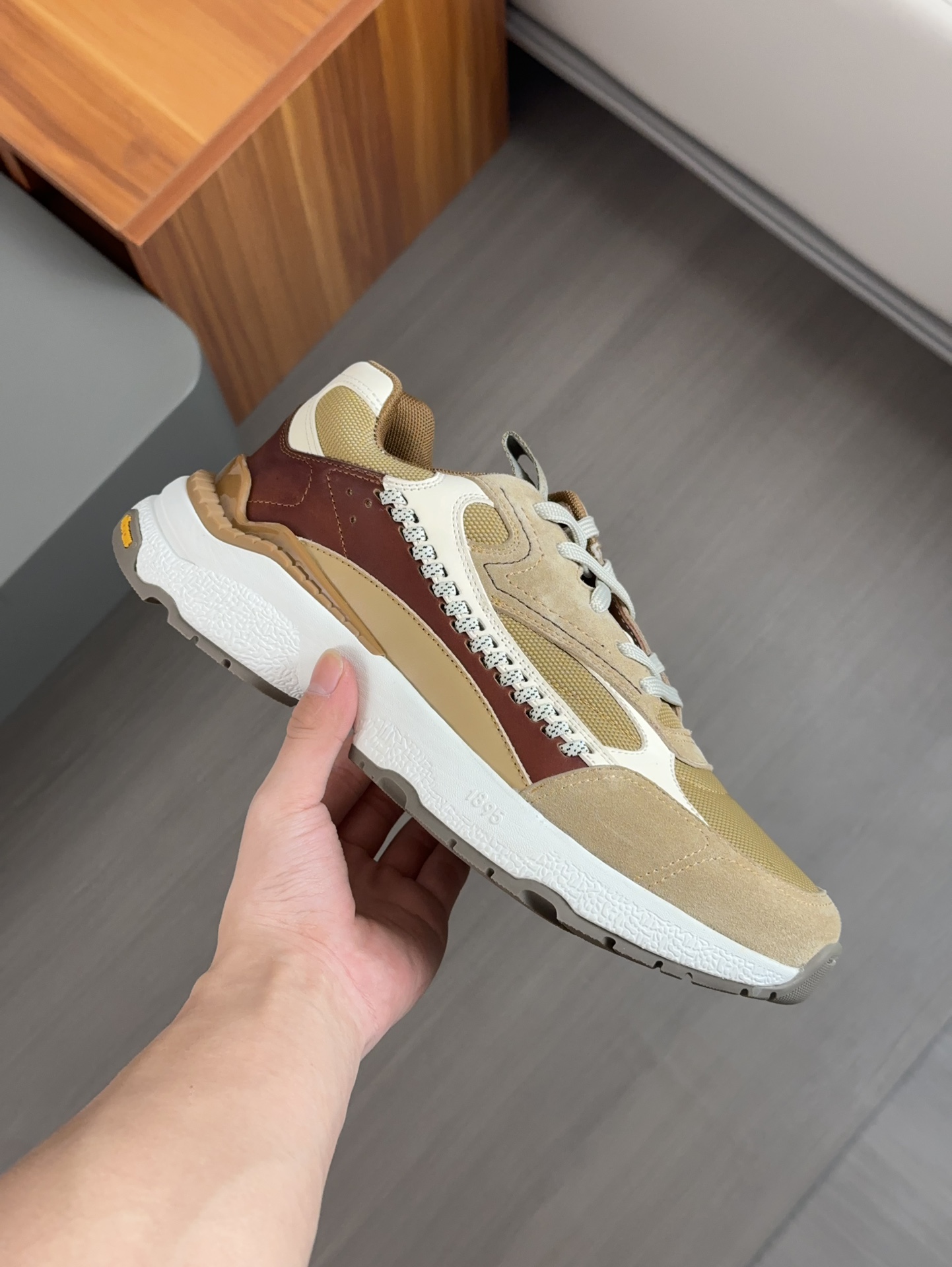 Berluti Skyrunning zapatillas de piel y nailonCosturas decorativas realizadas a manoDetalles de piel