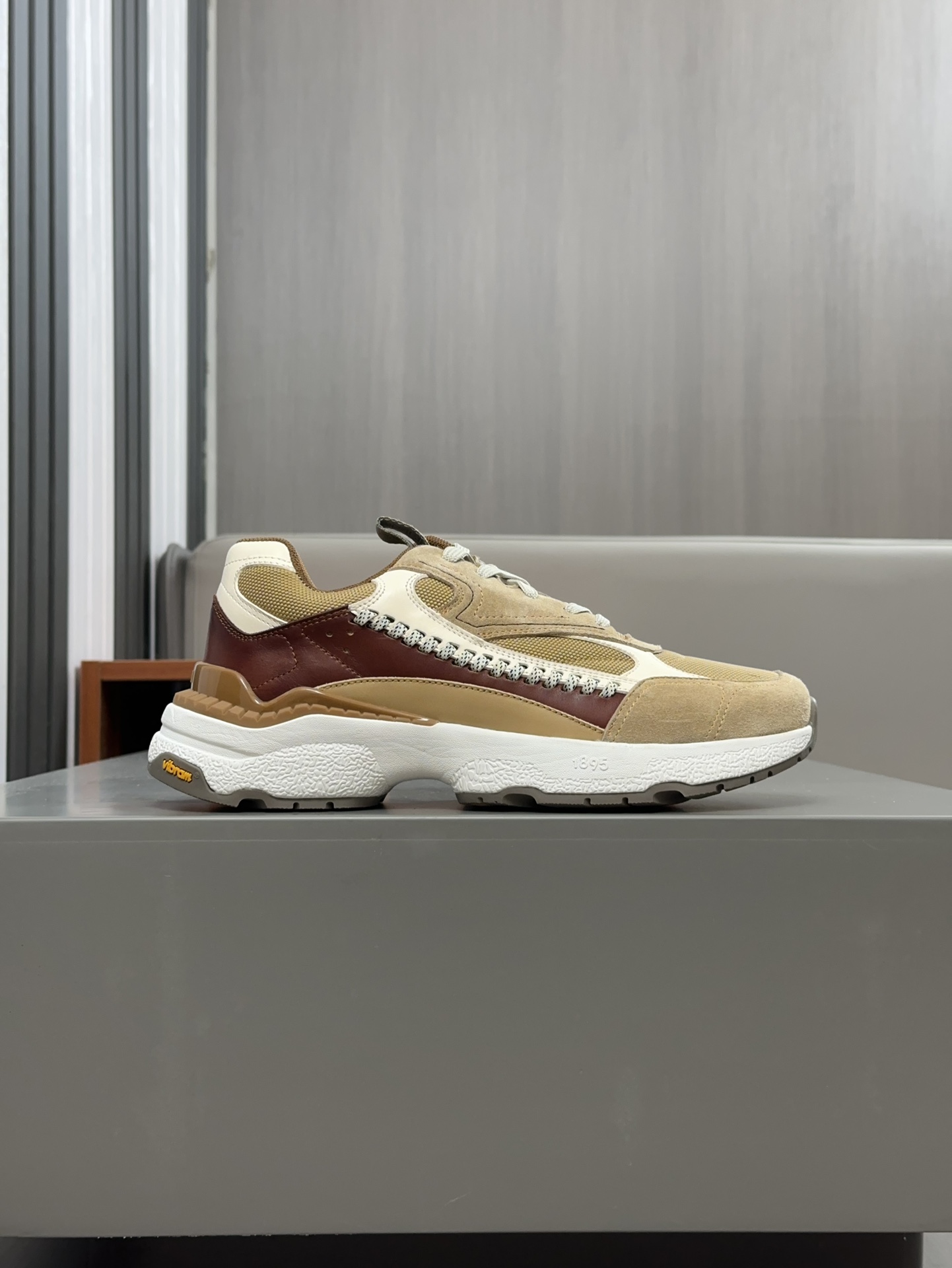 Berluti Skyrunning zapatillas de piel y nailonCosturas decorativas realizadas a manoDetalles de piel