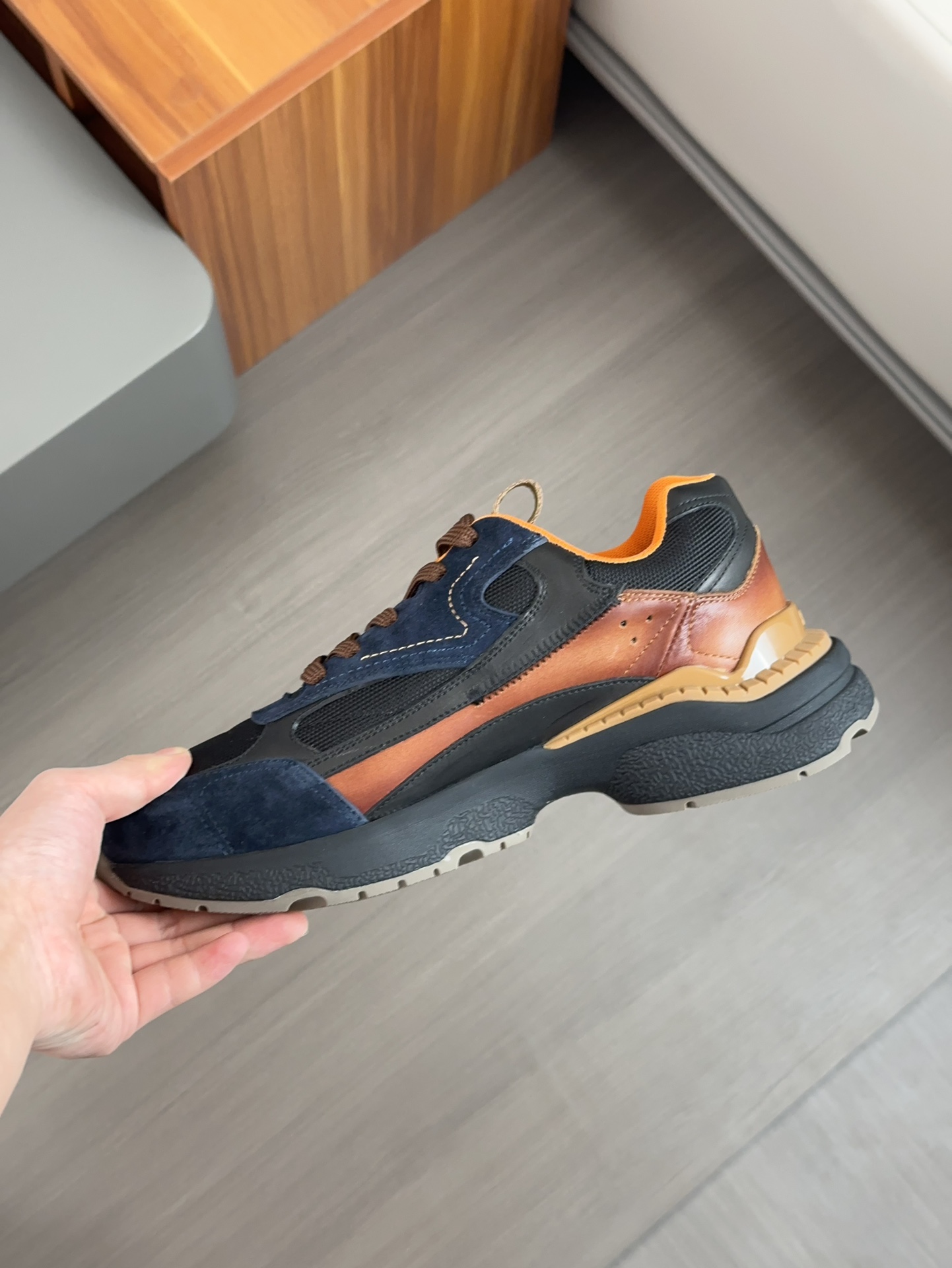 Berluti Skyrunning zapatillas de piel y nailonCosturas decorativas realizadas a manoDetalles de piel