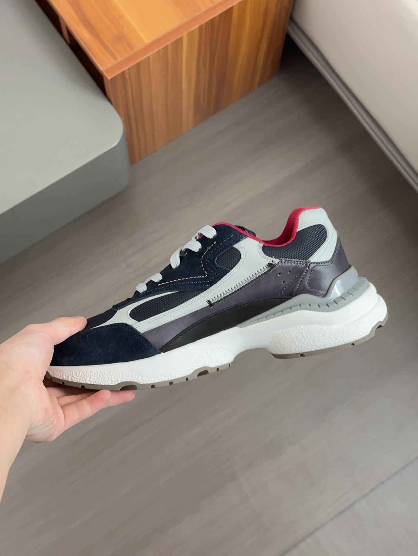 Berluti Skyrunning zapatillas de piel y nailonCosturas decorativas realizadas a manoDetalles de piel