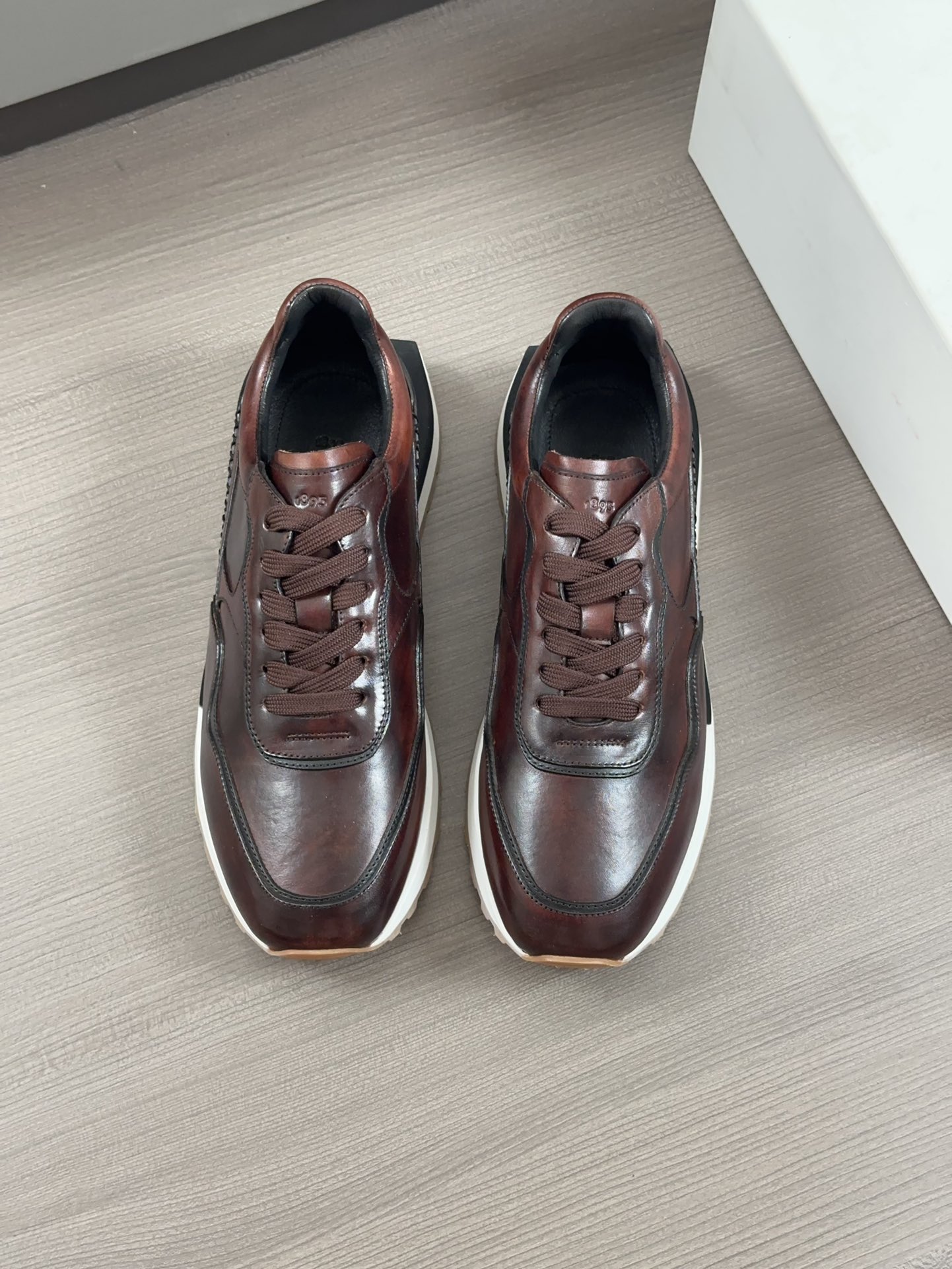 Berluti/Bruti zapatillas deportivas casuales de caña baja, la parte superior de esta versátil zapati