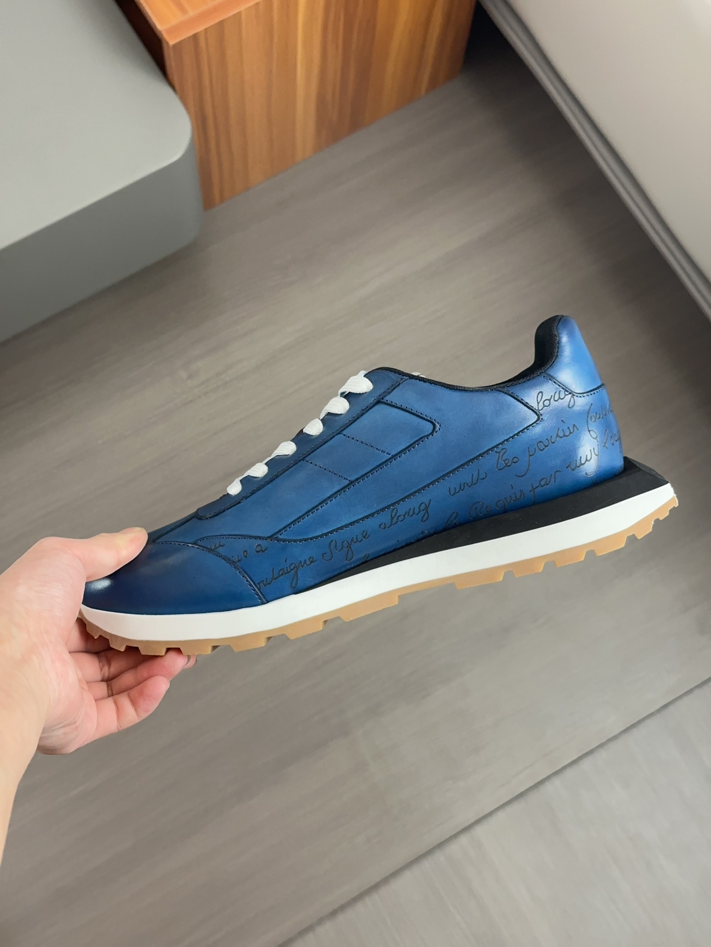 Berluti/Bruti zapatillas deportivas casuales de caña baja, la parte superior de esta versátil zapati