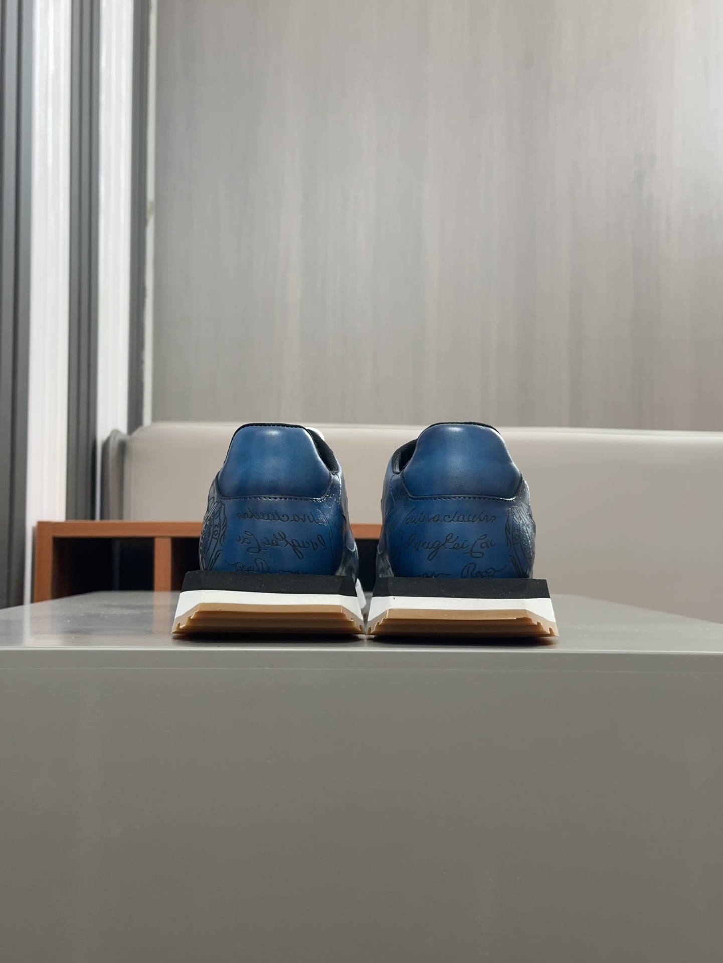 Berluti/Bruti zapatillas deportivas casuales de caña baja, la parte superior de esta versátil zapati
