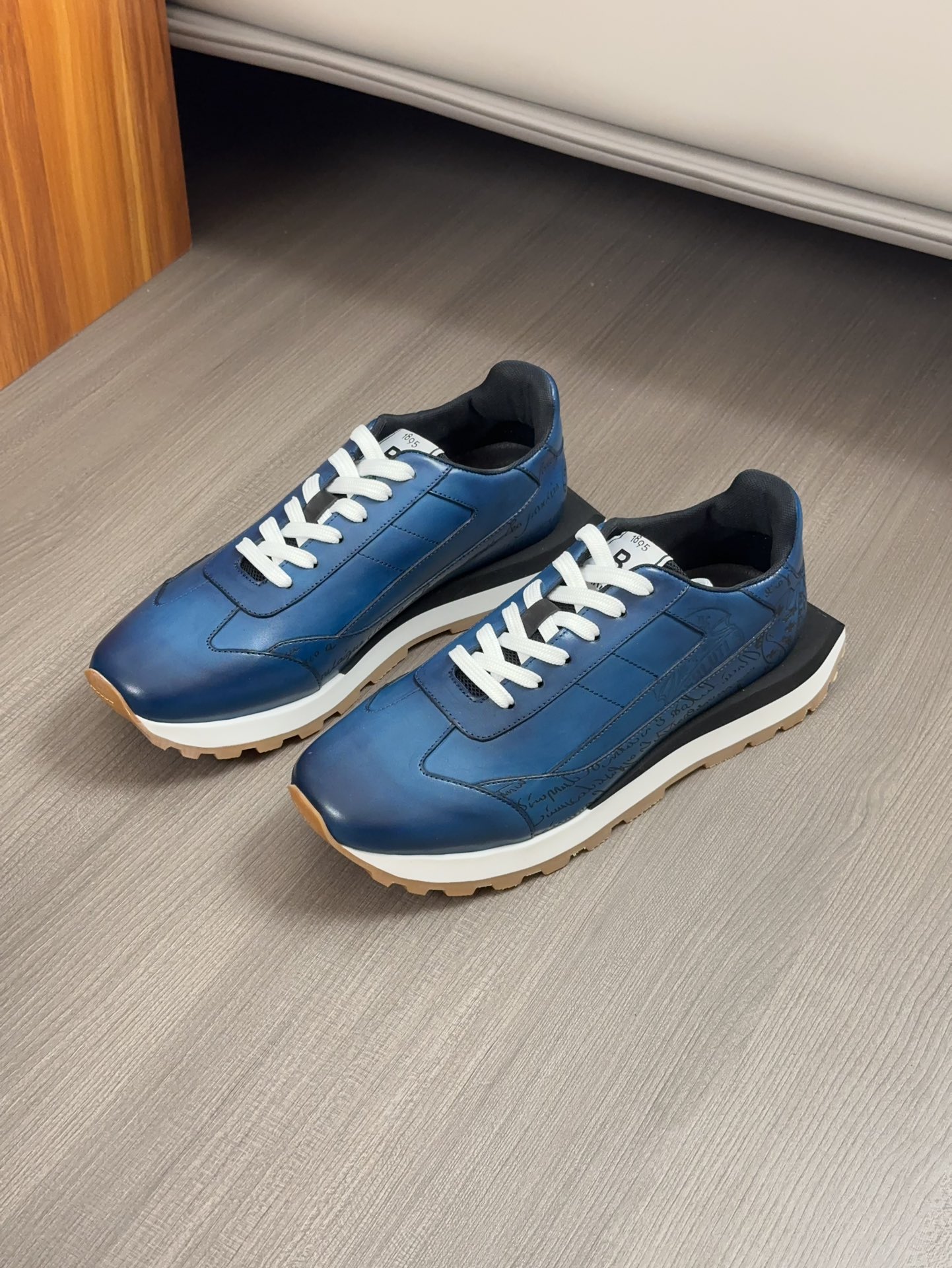 Berluti/Bruti zapatillas deportivas casuales de caña baja, la parte superior de esta versátil zapati