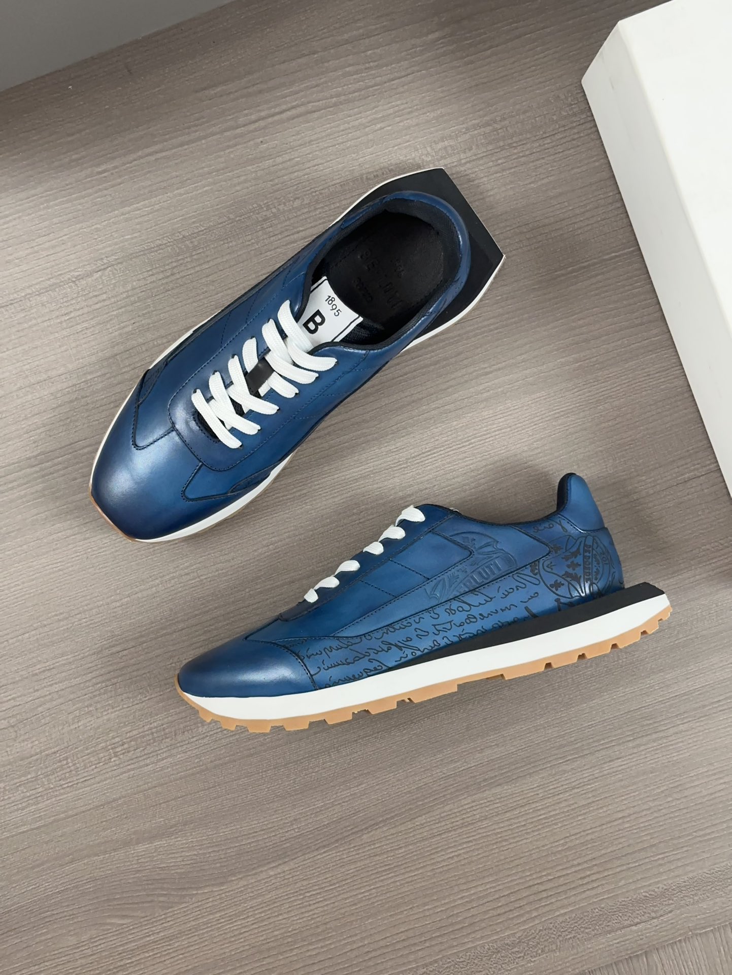 Berluti/Bruti zapatillas deportivas casuales de caña baja, la parte superior de esta versátil zapati
