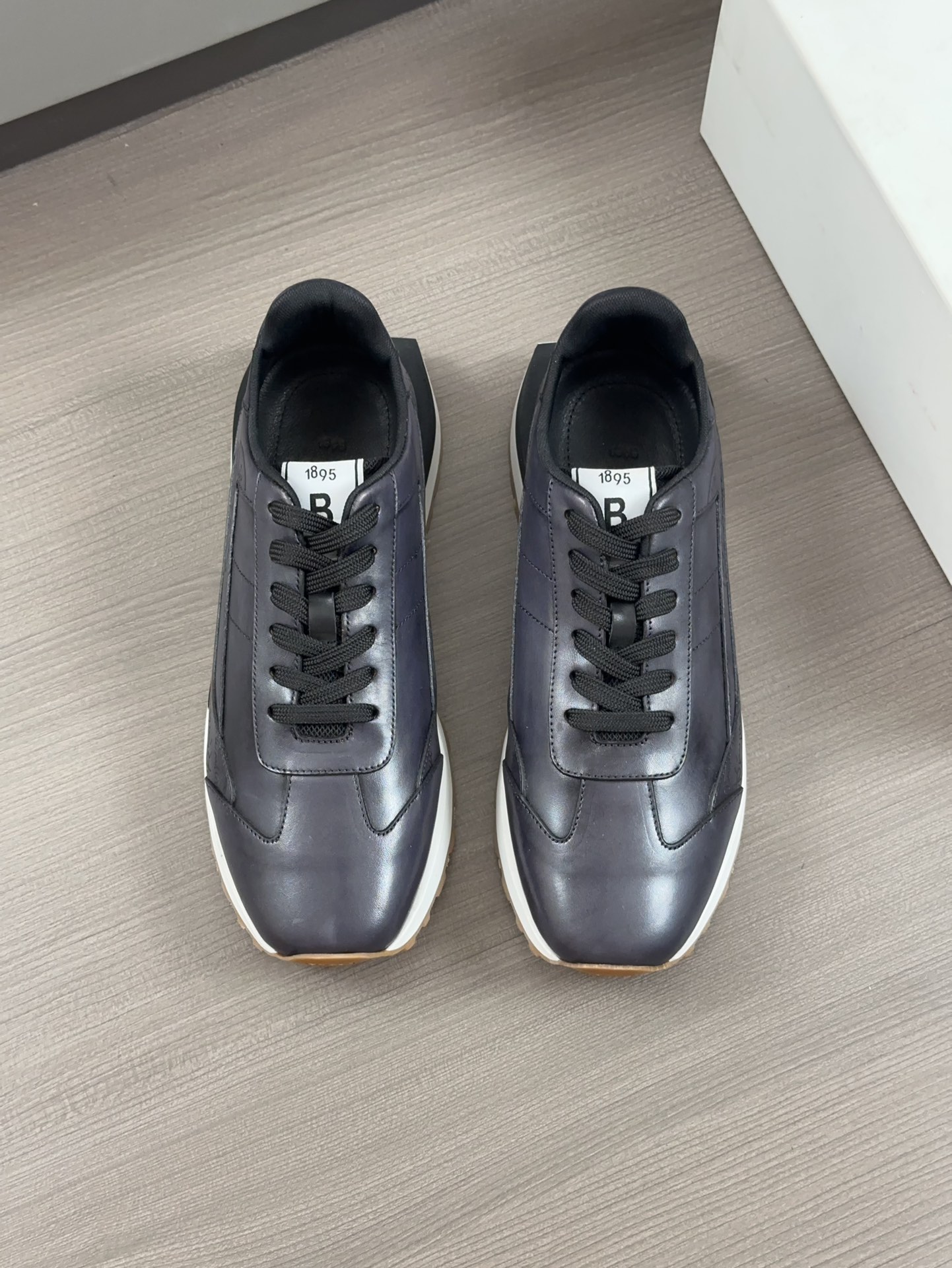 Berluti/Bruti zapatillas deportivas casuales de caña baja, la parte superior de esta versátil zapati