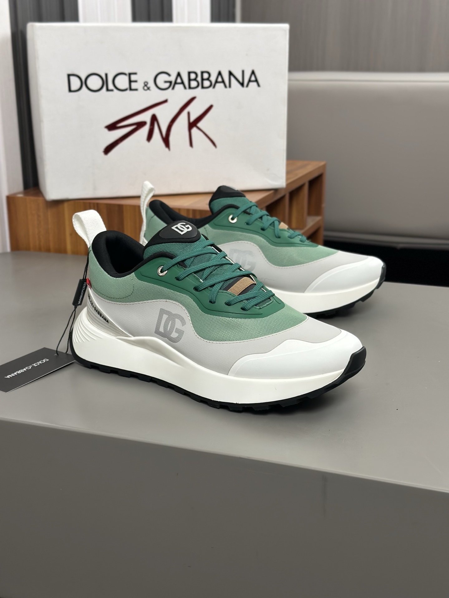 --Nuevo--Dolce&Gabbana--DG de gama alta de los hombres zapatos deportivo-casual. Mostrador superior 