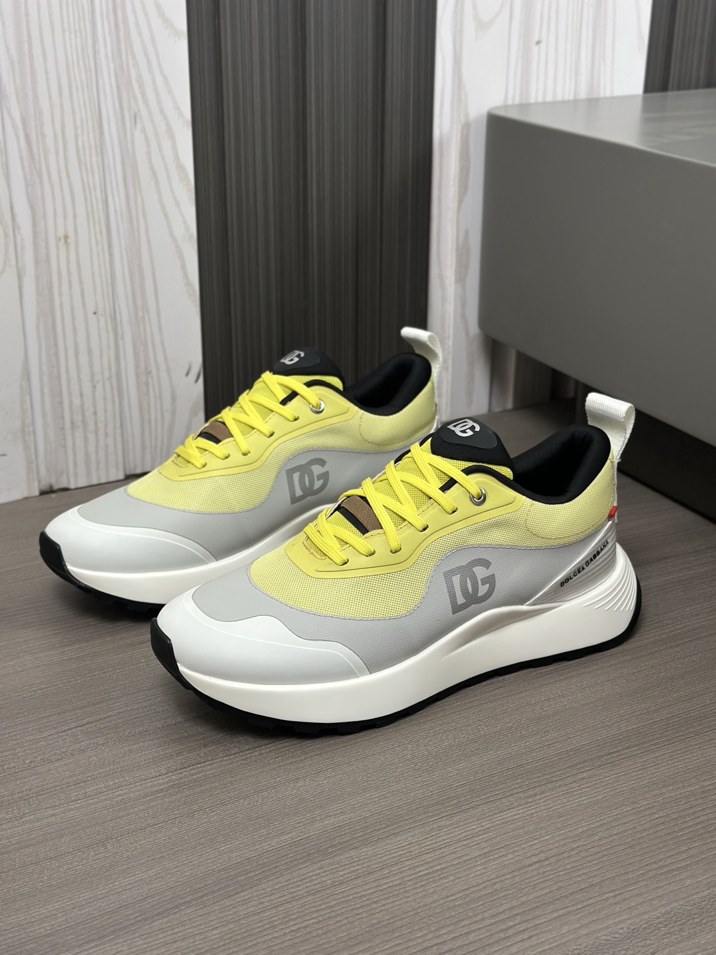 --Nuevo--Dolce&Gabbana--DG de gama alta de los hombres zapatos deportivo-casual. Mostrador superior 