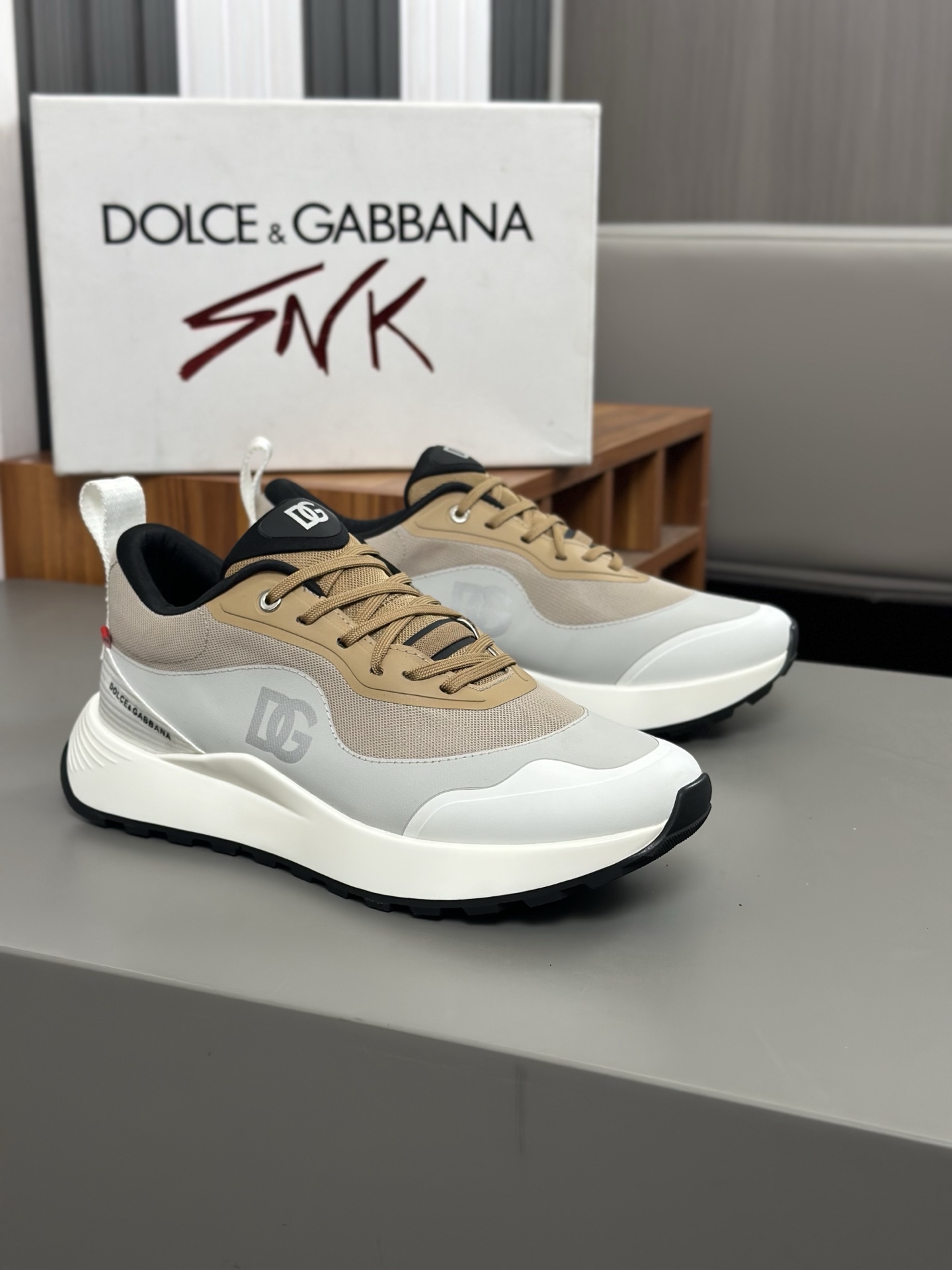 --Nuevo--Dolce&Gabbana--DG de gama alta de los hombres zapatos deportivo-casual. Mostrador superior 