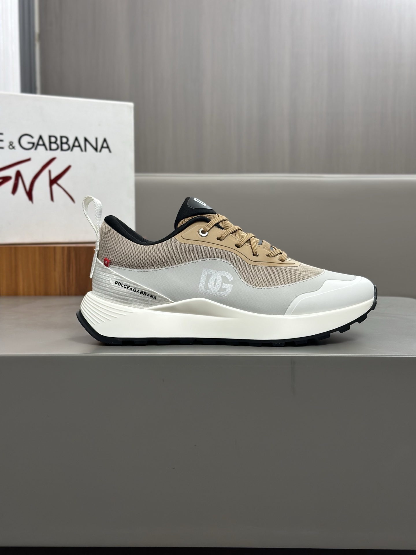 --Nuevo--Dolce&Gabbana--DG de gama alta de los hombres zapatos deportivo-casual. Mostrador superior 