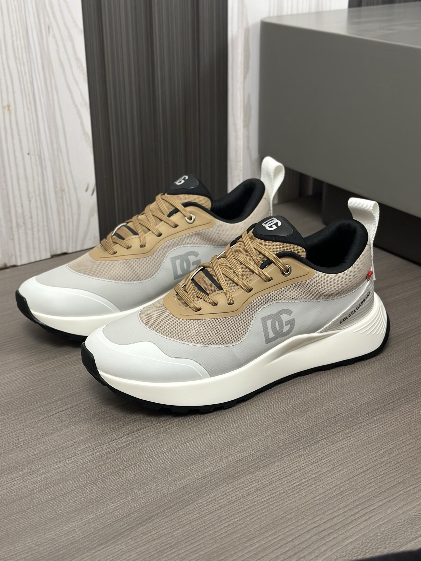 --Nuevo--Dolce&Gabbana--DG de gama alta de los hombres zapatos deportivo-casual. Mostrador superior 