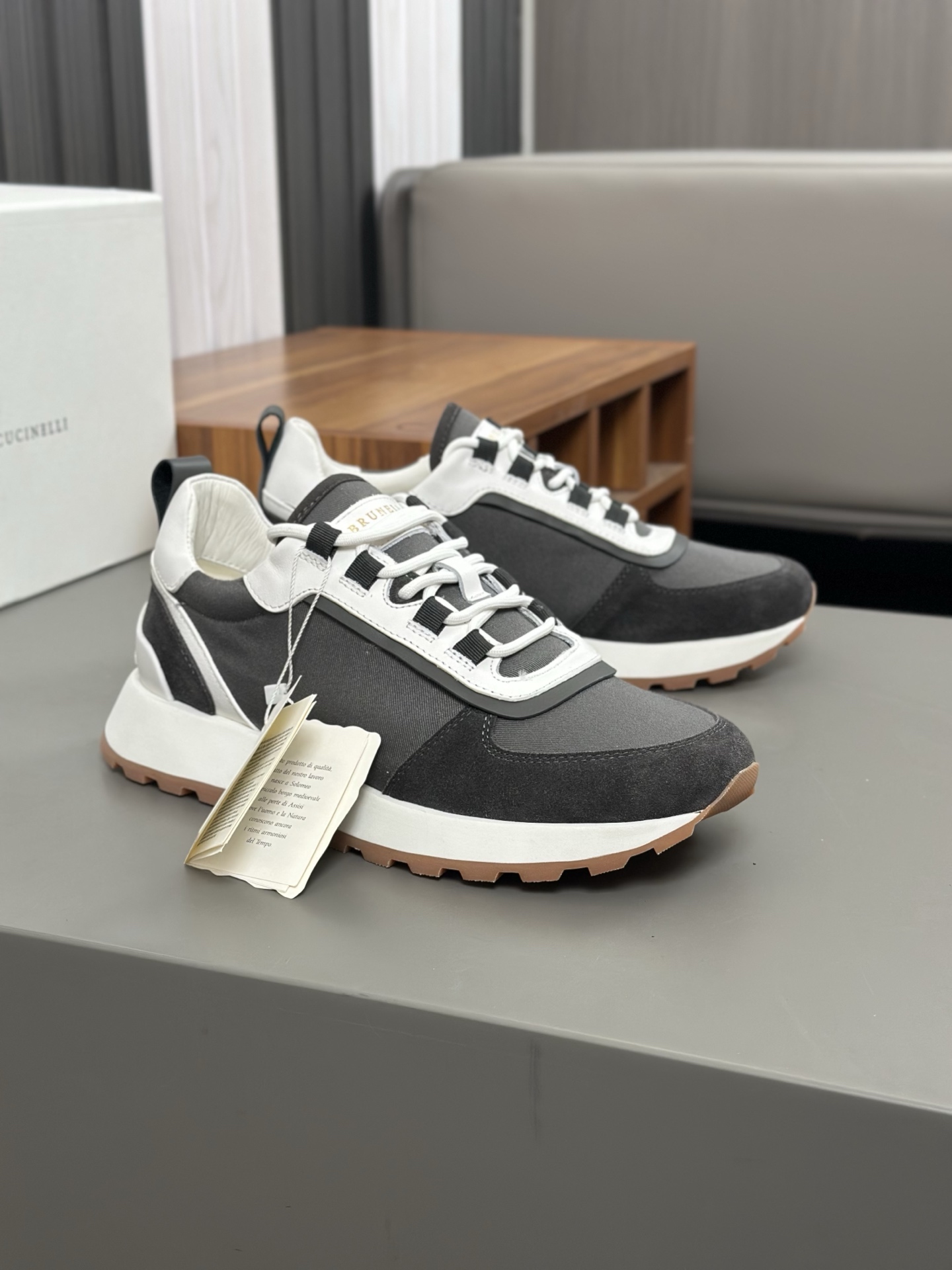 Brunello Cucinelli 2025 ss primavera y verano nuevos zapatos de los hombres a que se refiere (BC) Es