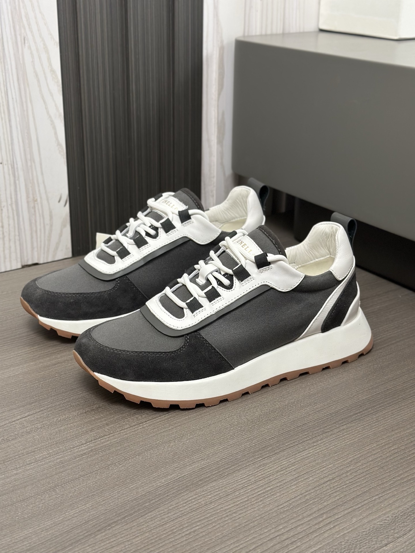 Brunello Cucinelli 2025 ss primavera y verano nuevos zapatos de los hombres a que se refiere (BC) Es