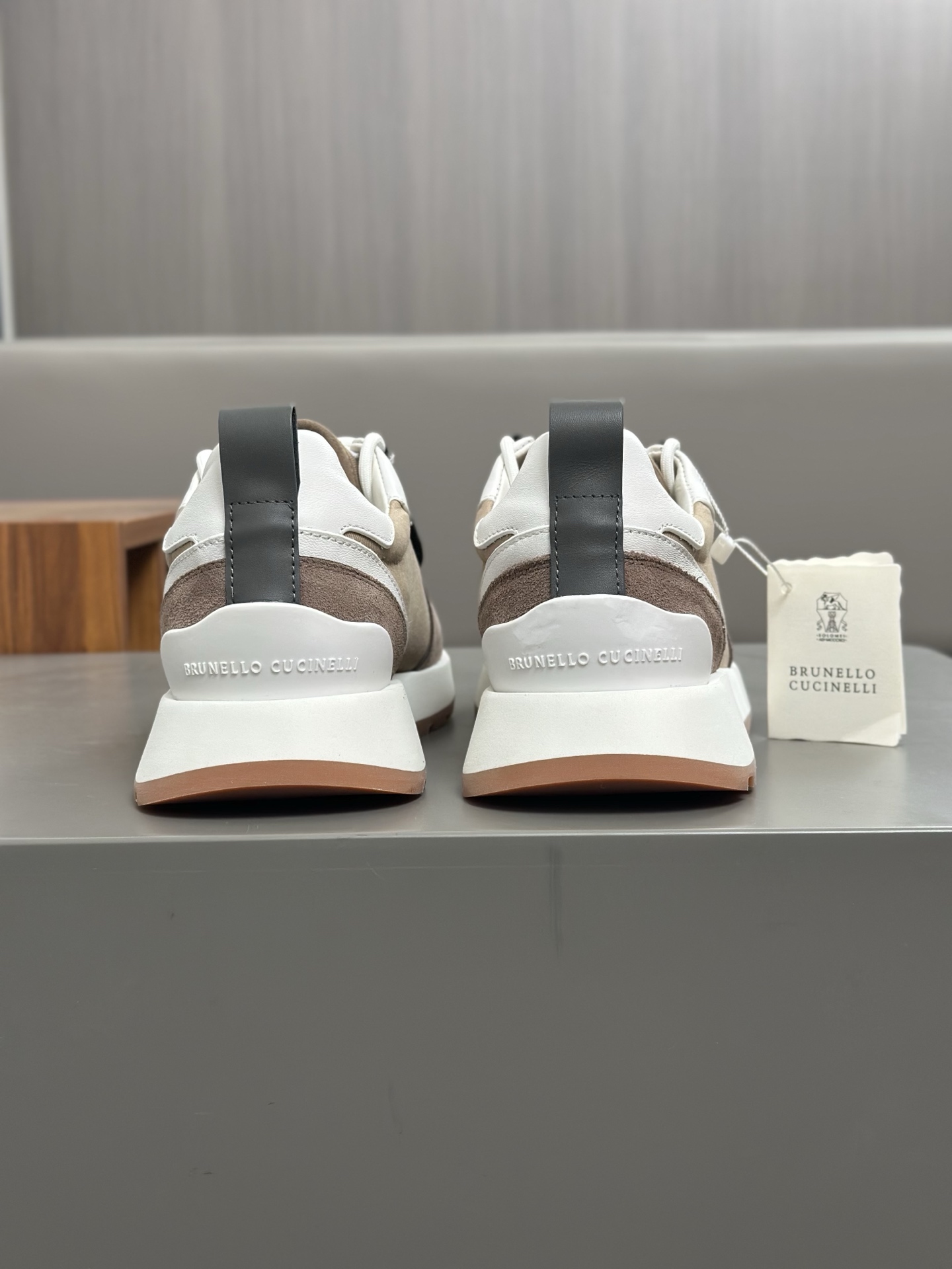 Brunello Cucinelli 2025 ss primavera y verano nuevos zapatos de los hombres a que se refiere (BC) Es