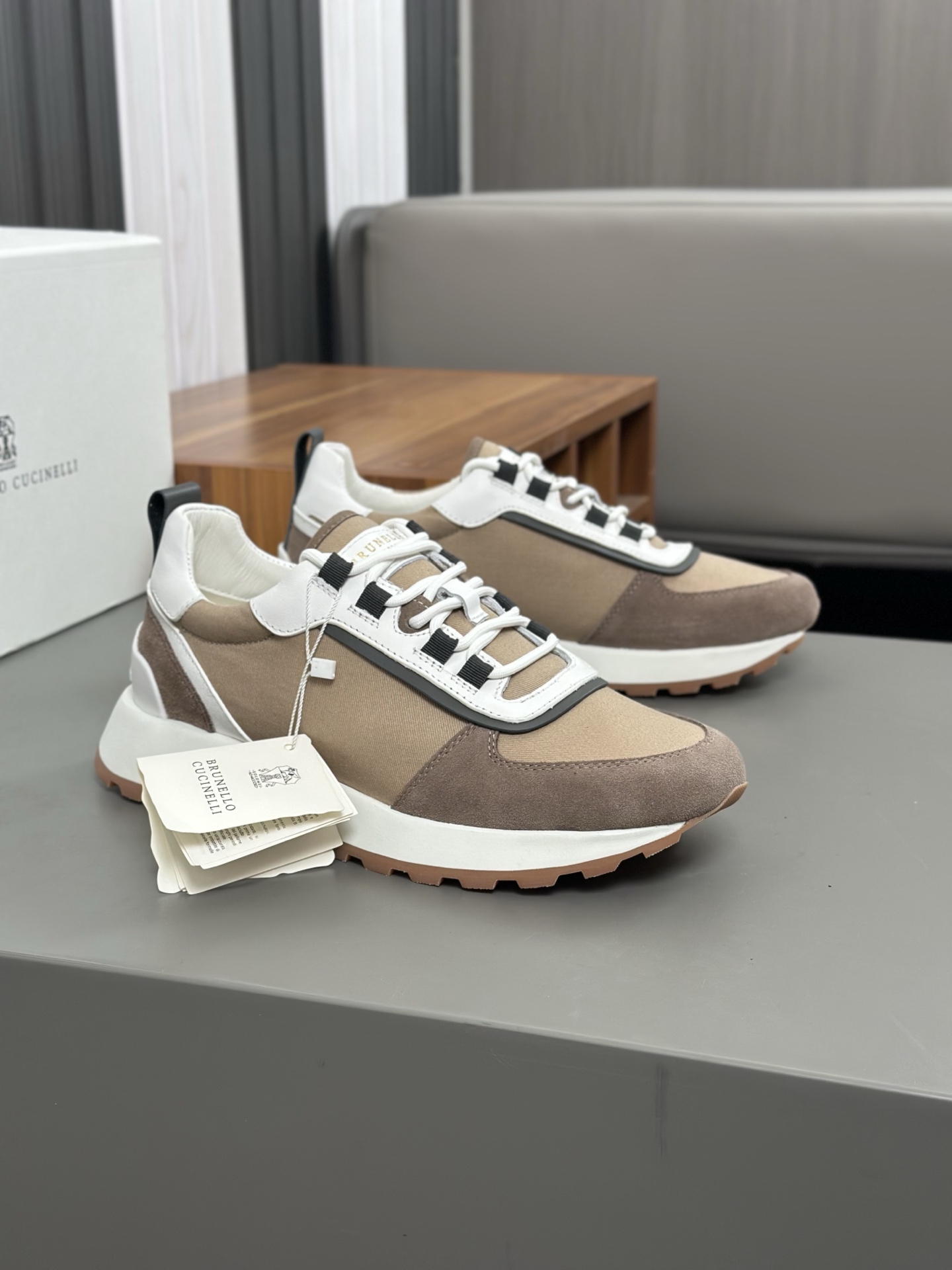 Brunello Cucinelli 2025 ss primavera y verano nuevos zapatos de los hombres a que se refiere (BC) Es