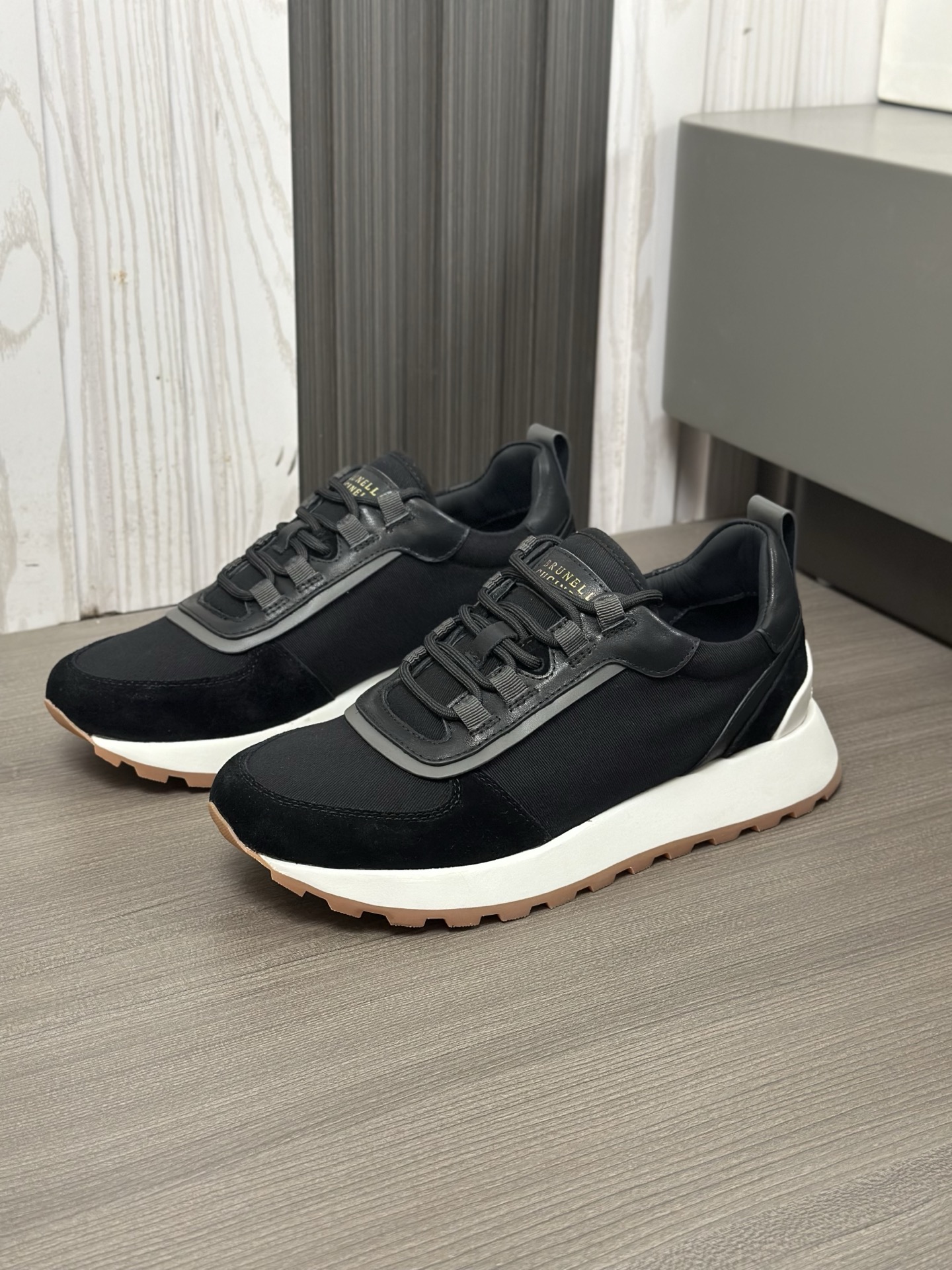 Brunello Cucinelli 2025 ss primavera y verano nuevos zapatos de los hombres a que se refiere (BC) Es